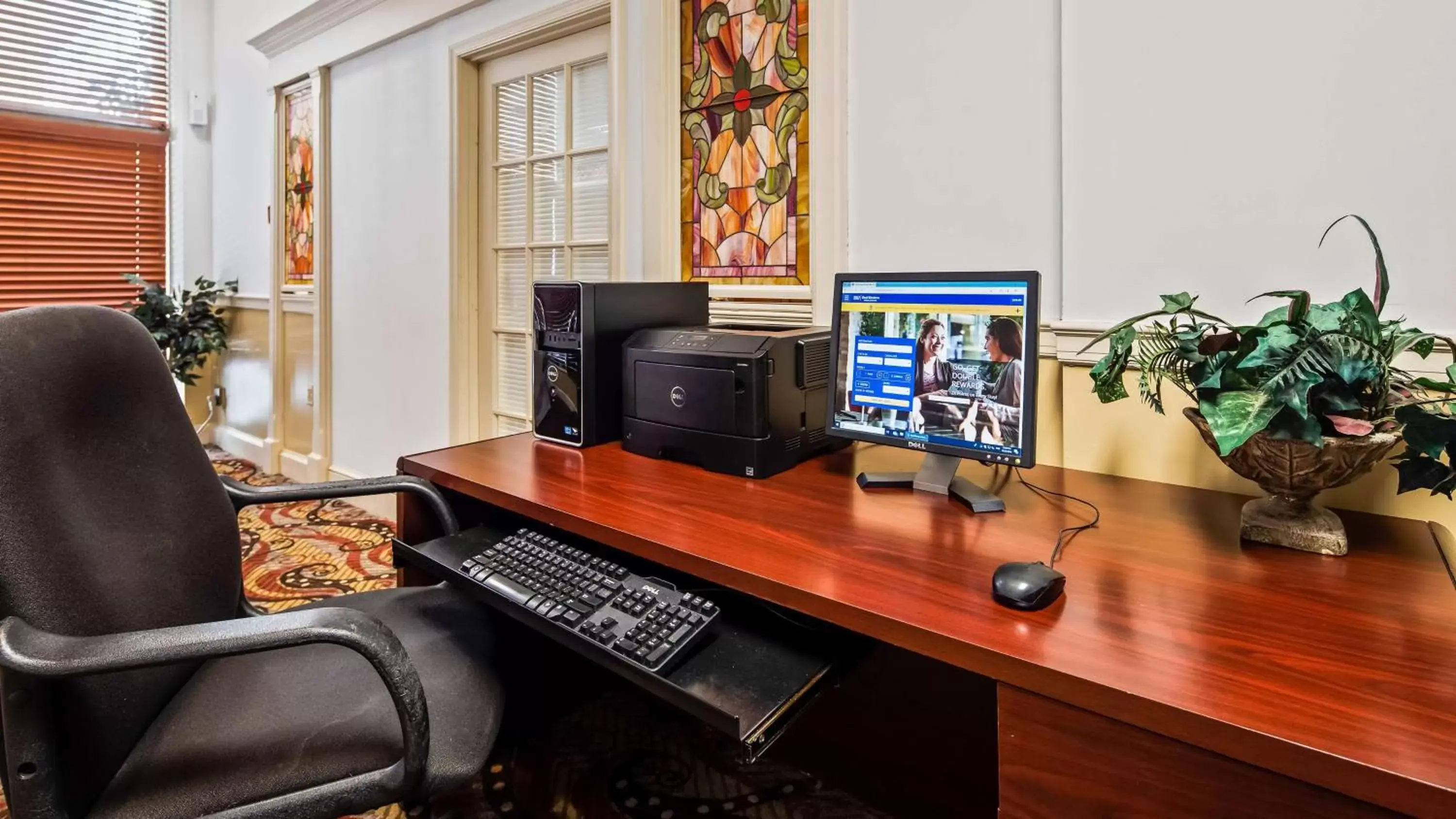 On site, TV/Entertainment Center in Best Western Capital Beltway