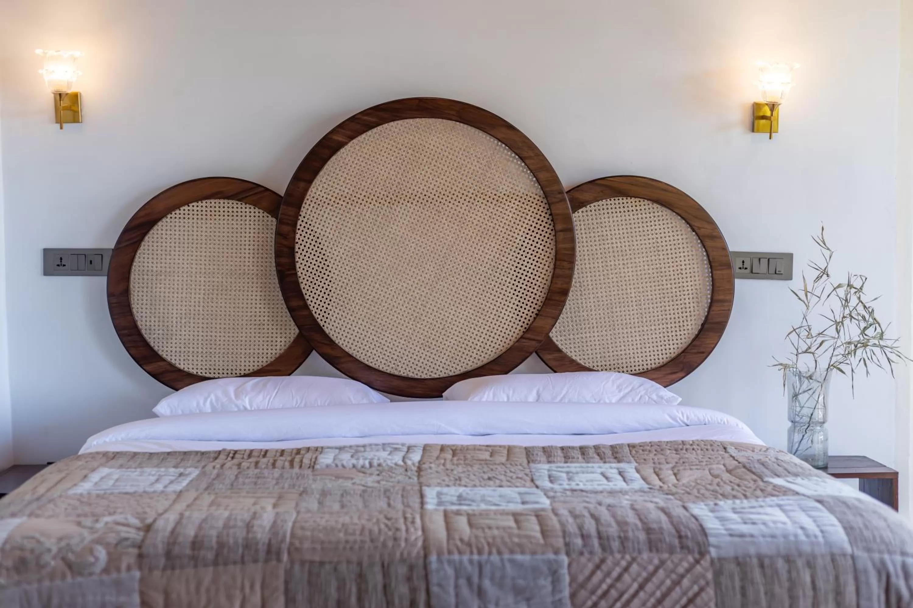 Bedroom, Bed in Seclude Shimla, Taraview