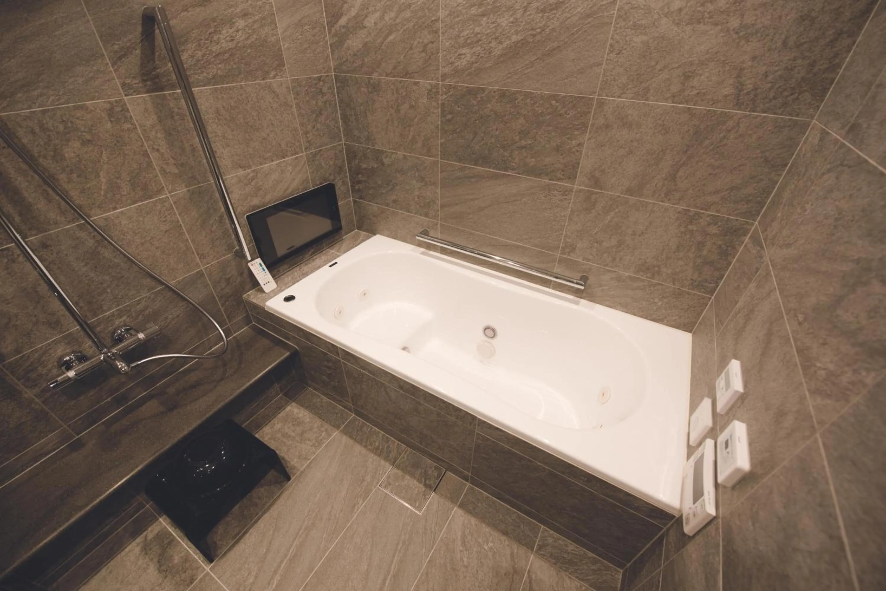 Shower in HOTEL MASTAY jingumichi