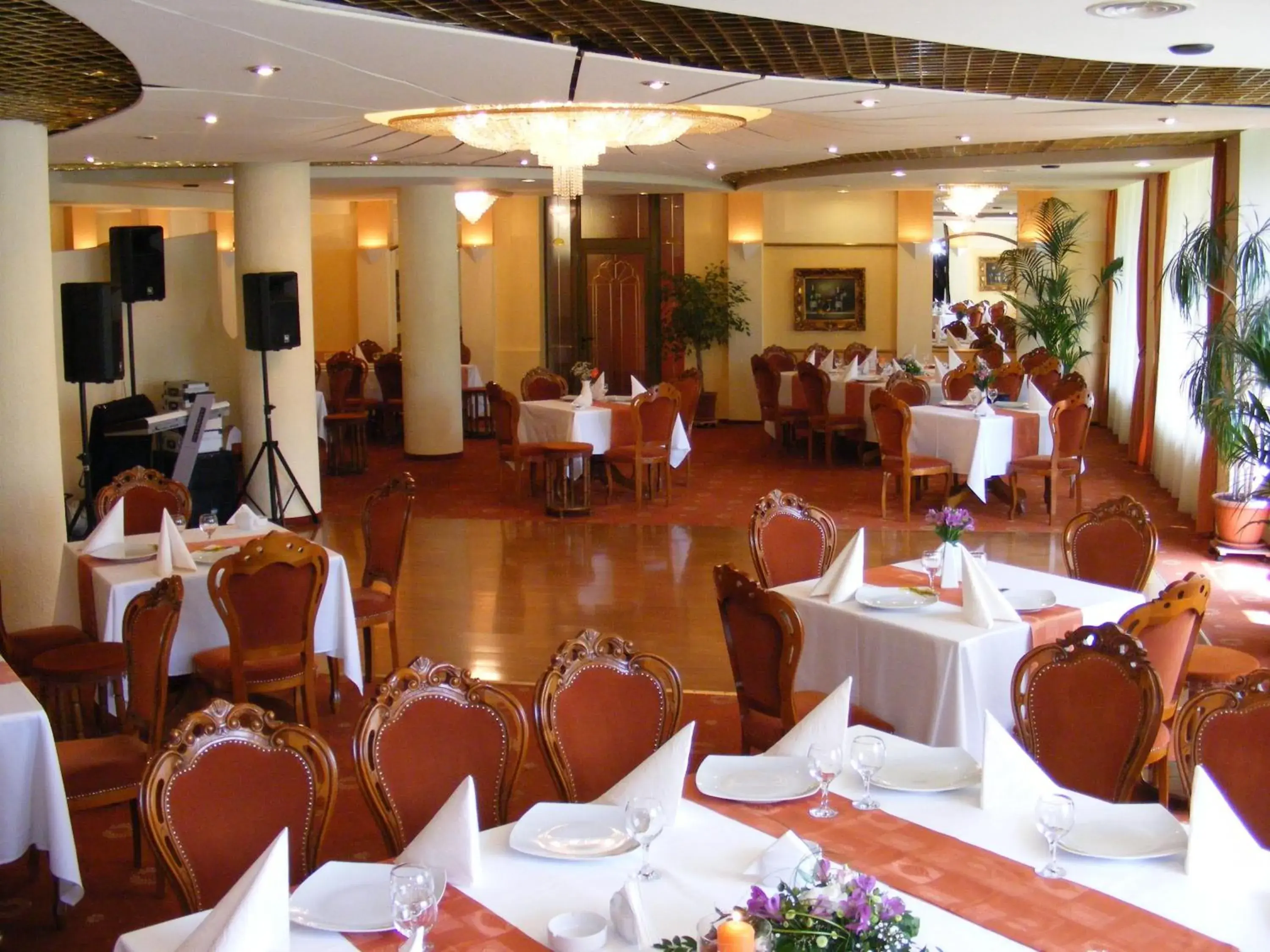 Restaurant/Places to Eat in Best Western Silva Hotel