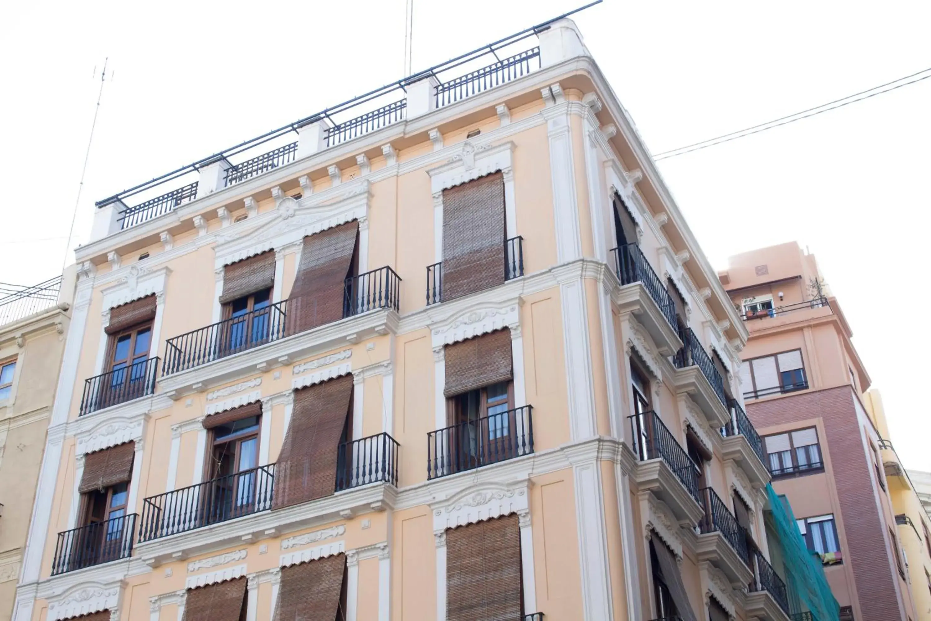 Property Building in Living Valencia Apartments - Merced