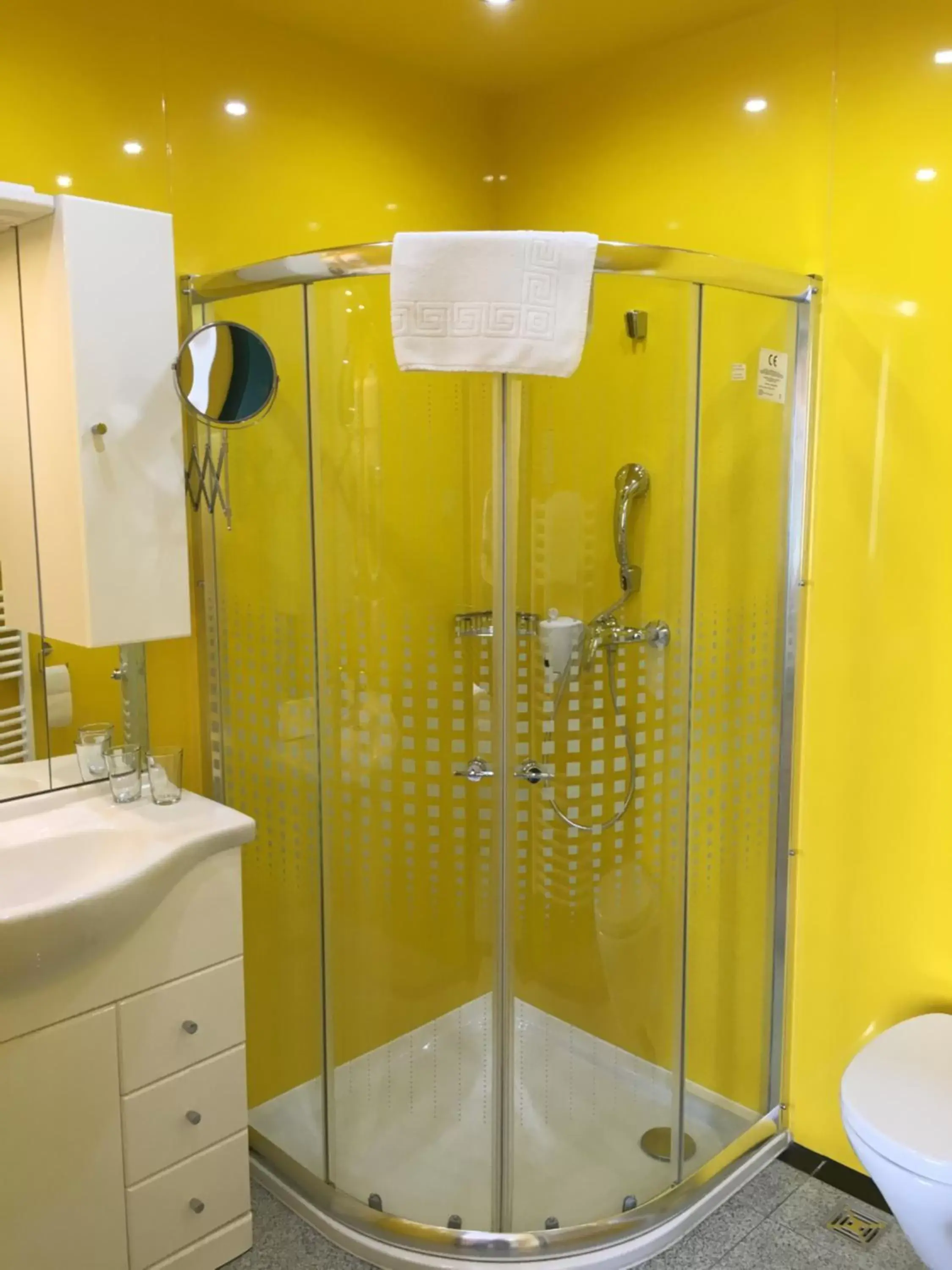 Comfort Single Room in Hotel Asperner Löwe Comfort Single Room in Hotel Asperner Löwe