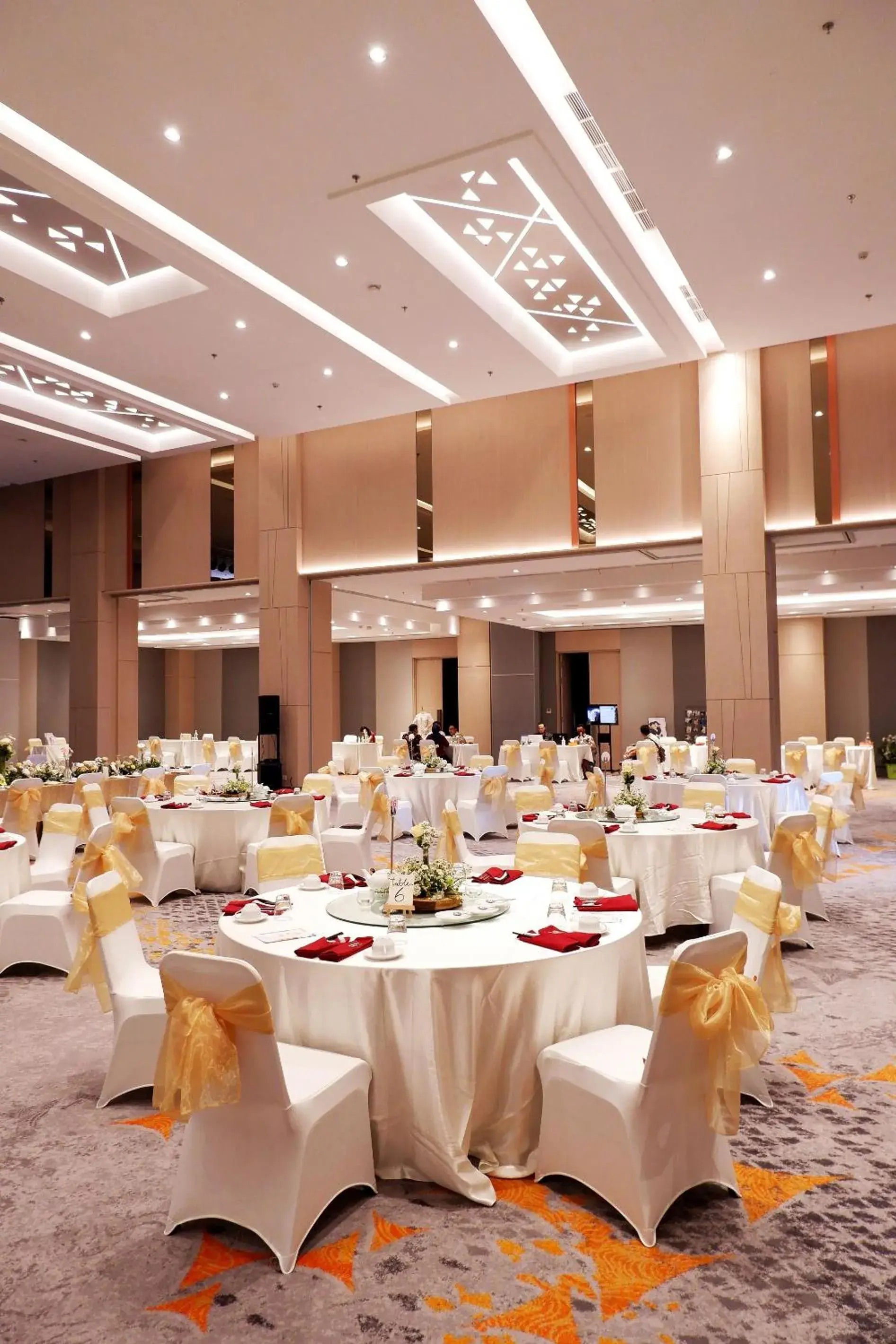 Banquet/Function facilities, Banquet Facilities in HARRIS Hotel & Conventions Bundaran Satelit Surabaya