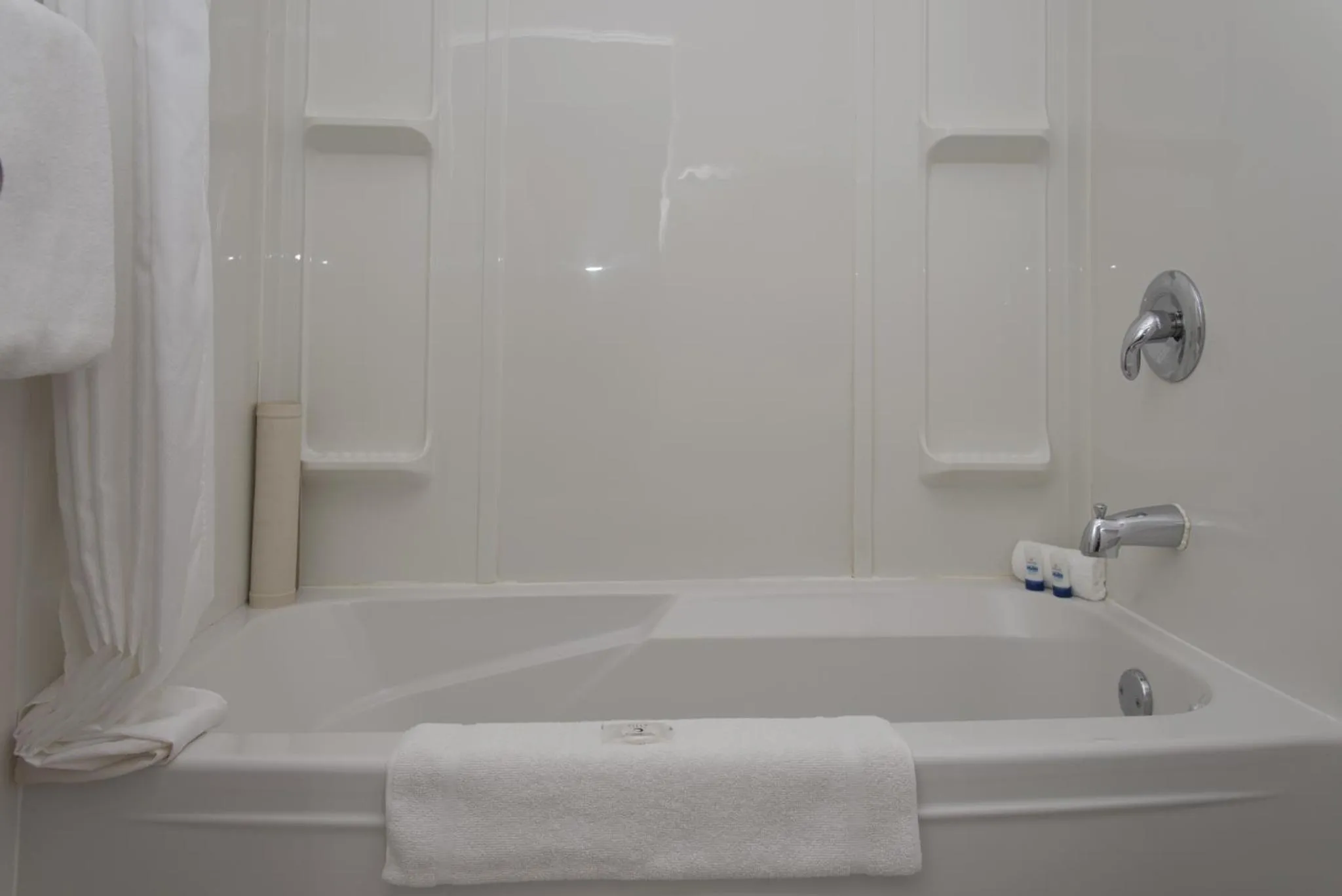 Bathroom in Valley Star Motel