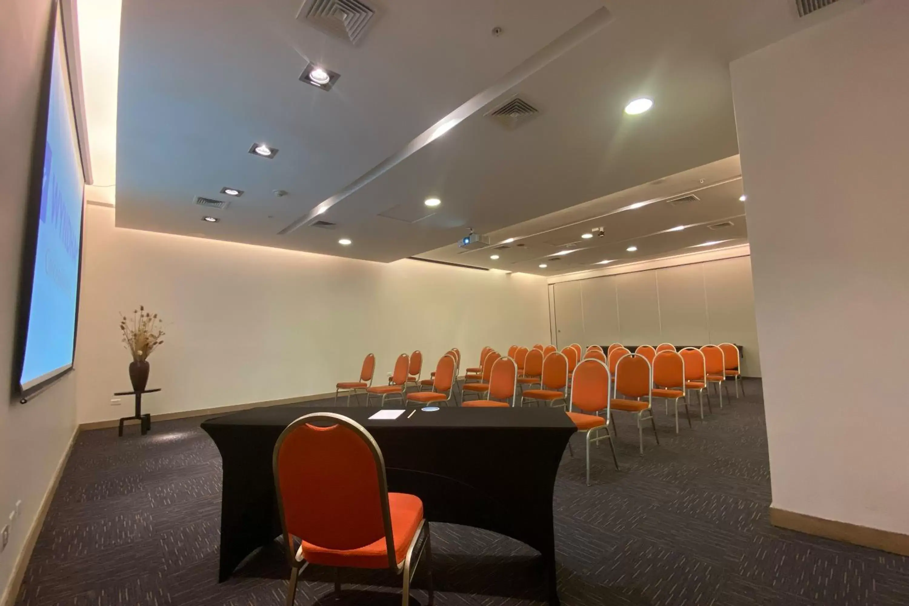 Meeting/conference room, Business Area/Conference Room in Wyndham Concepcion Pettra