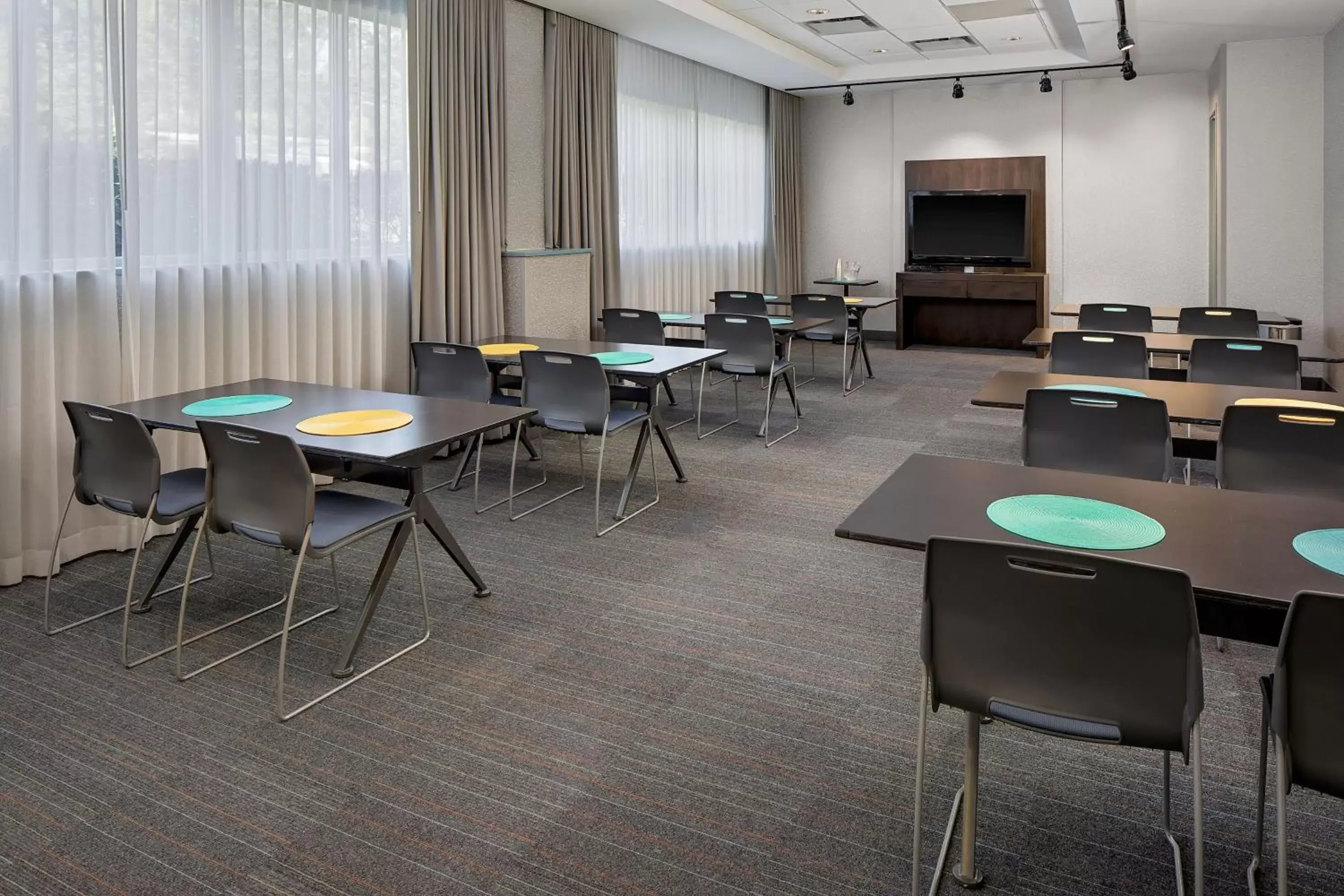 Meeting/conference room, Restaurant/Places to Eat in Aloft Chapel Hill