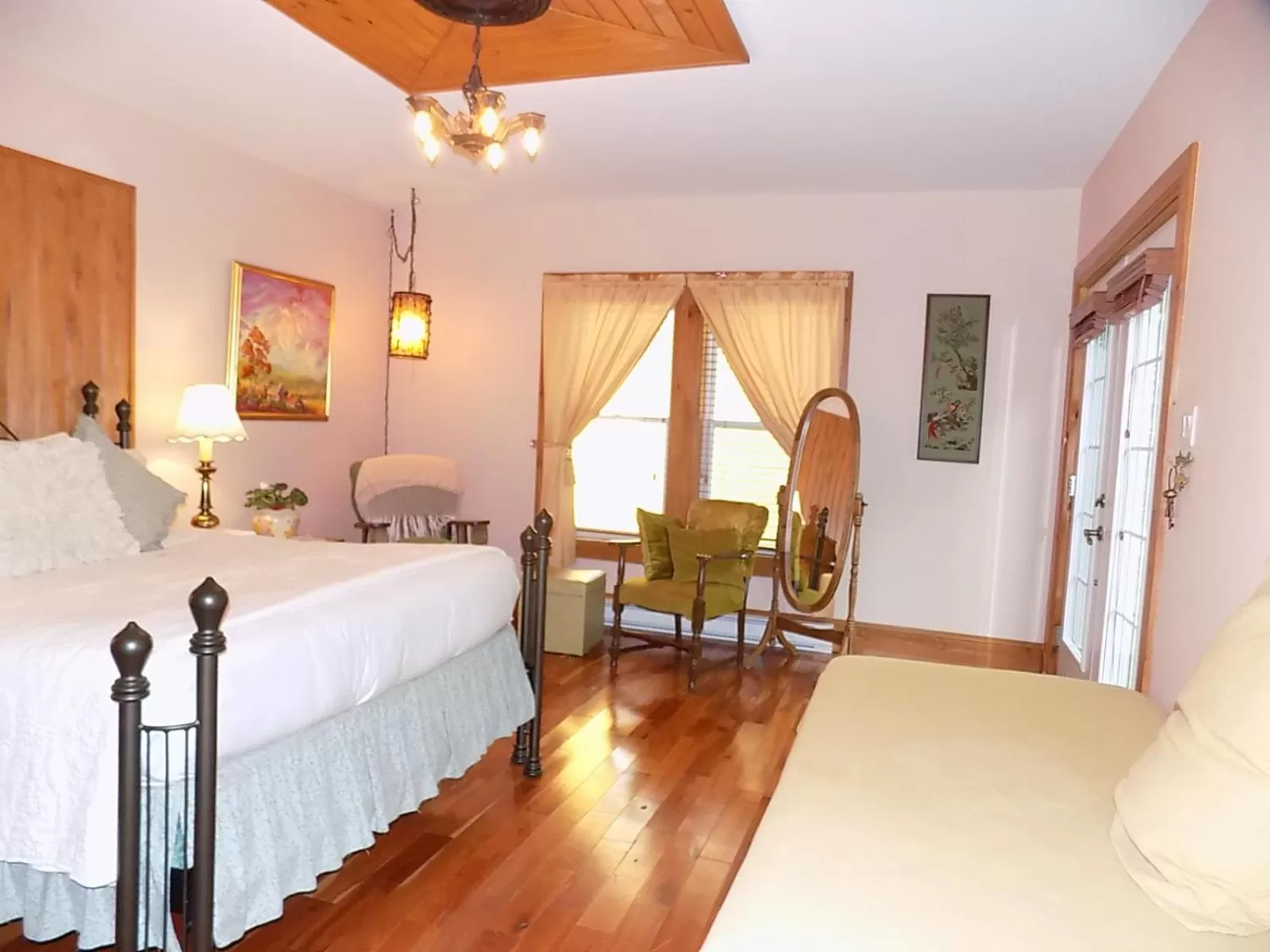 Photo of the whole room, Seating Area in À L'Ancestrale B&B