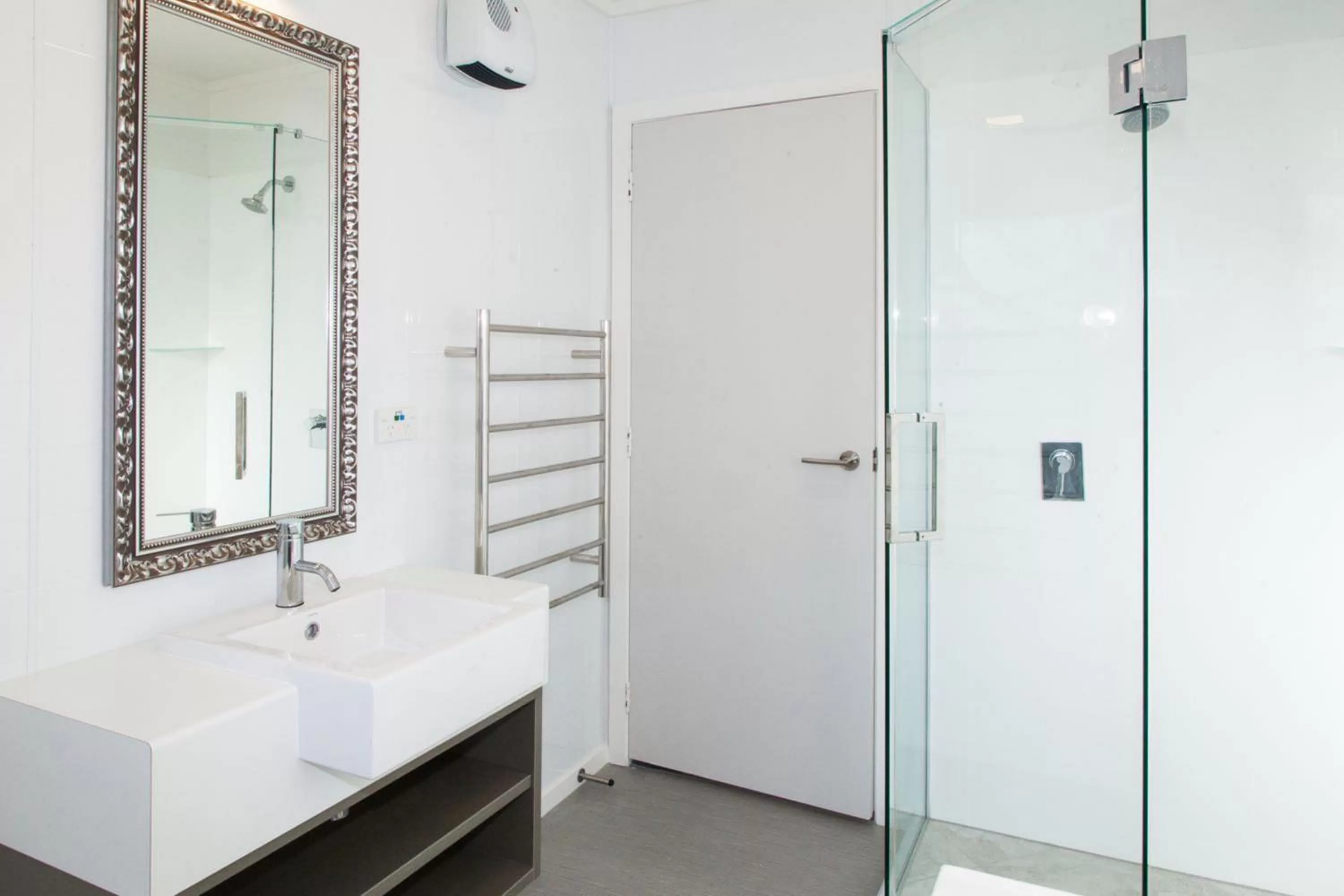 Bathroom in Aria on Bank