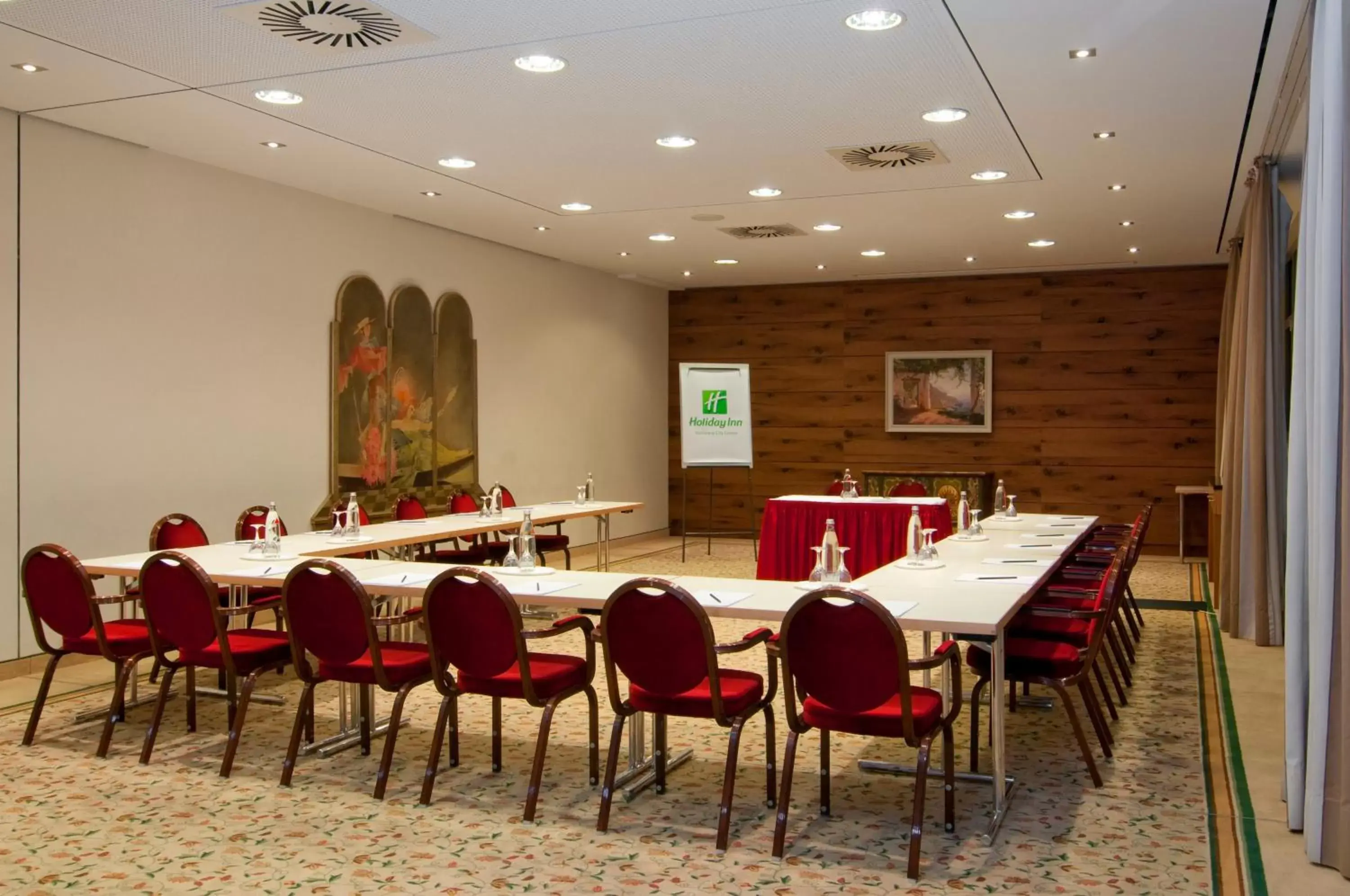 Meeting/conference room in Holiday Inn Nürnberg City Centre, an IHG Hotel