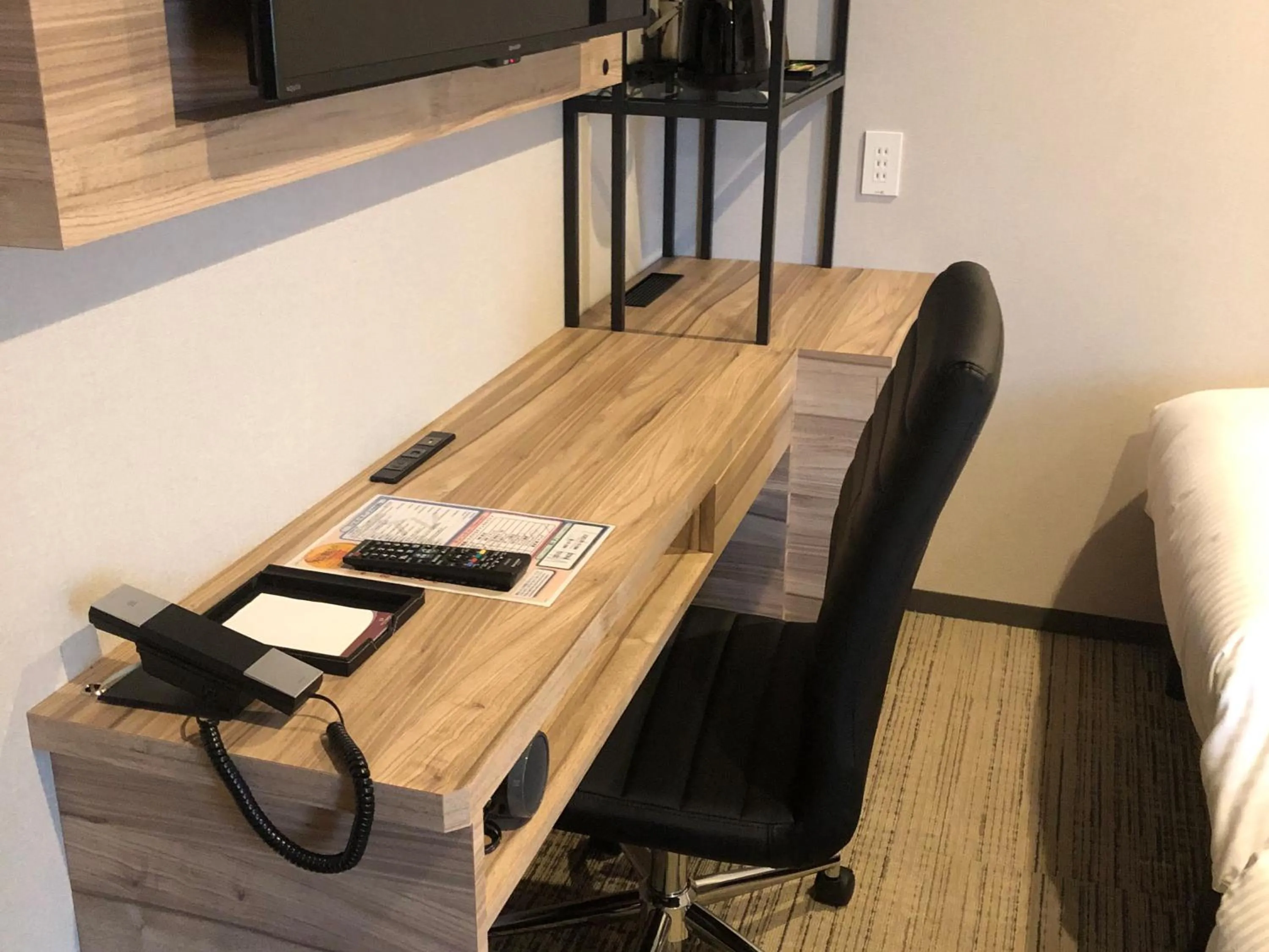 Photo of the whole room in Hotel Emisia Tokyo Tachikawa