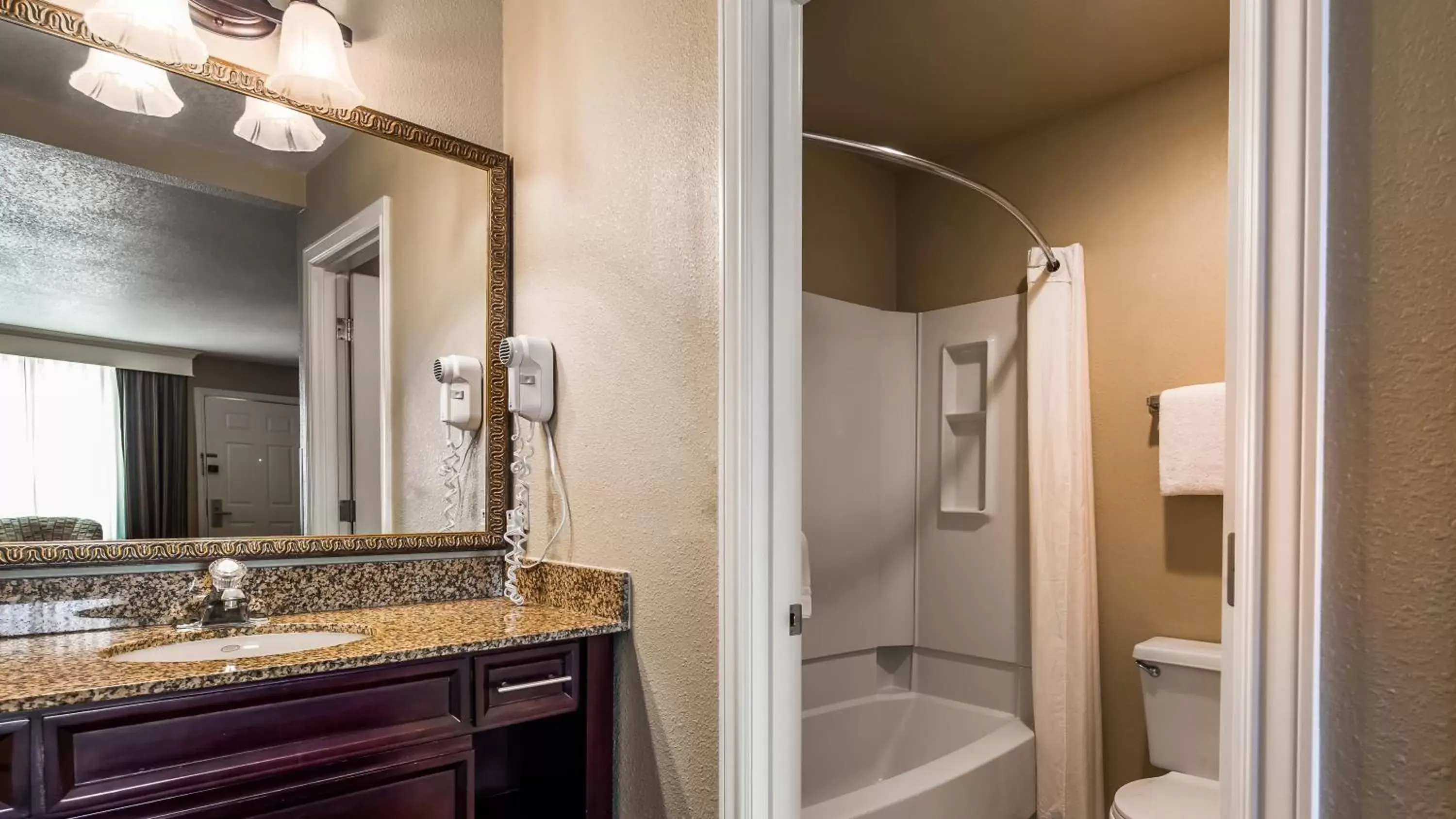 Bathroom in Best Western Salbasgeon Inn & Suites