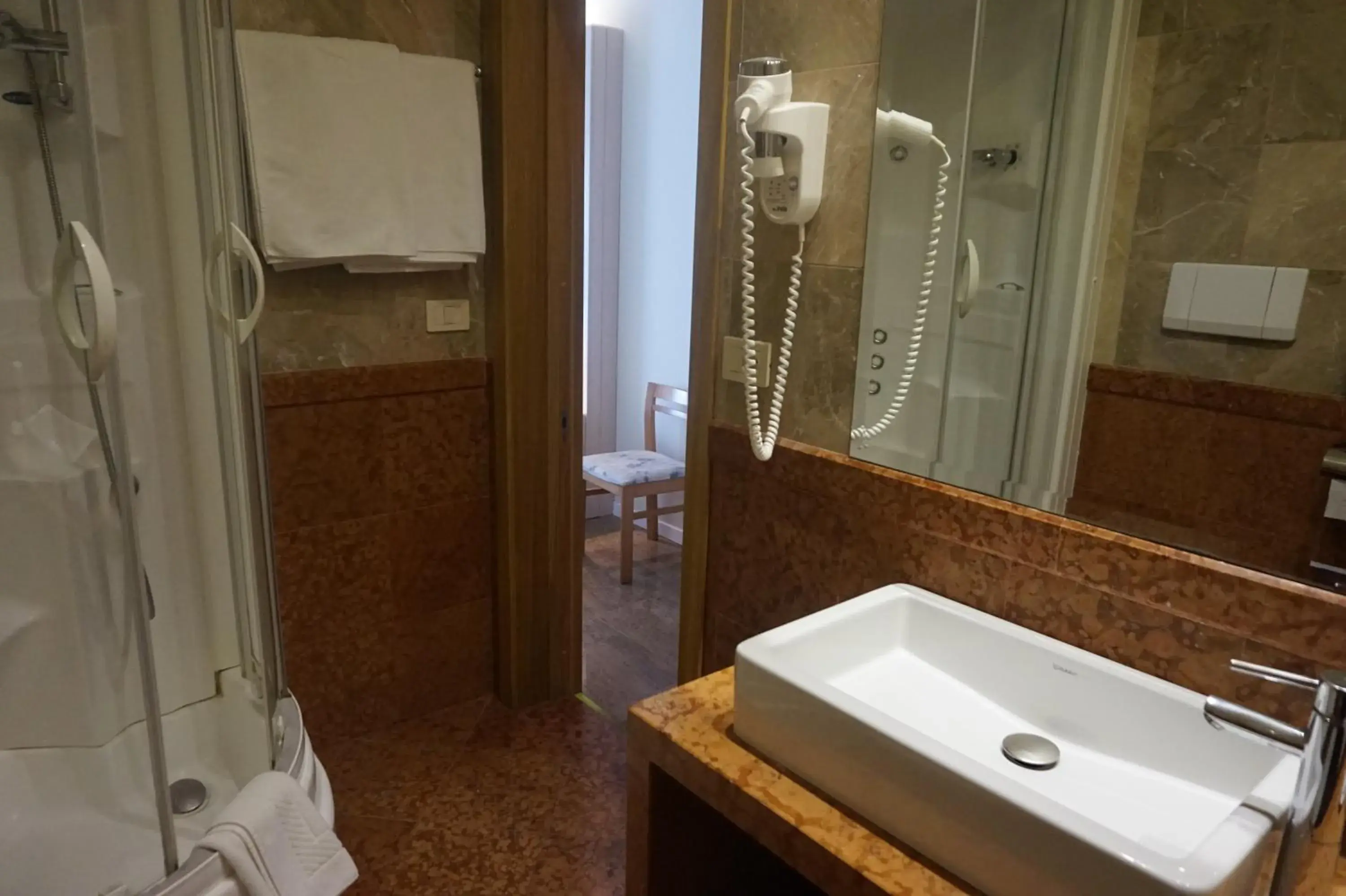 Bathroom in Hotel Columbus