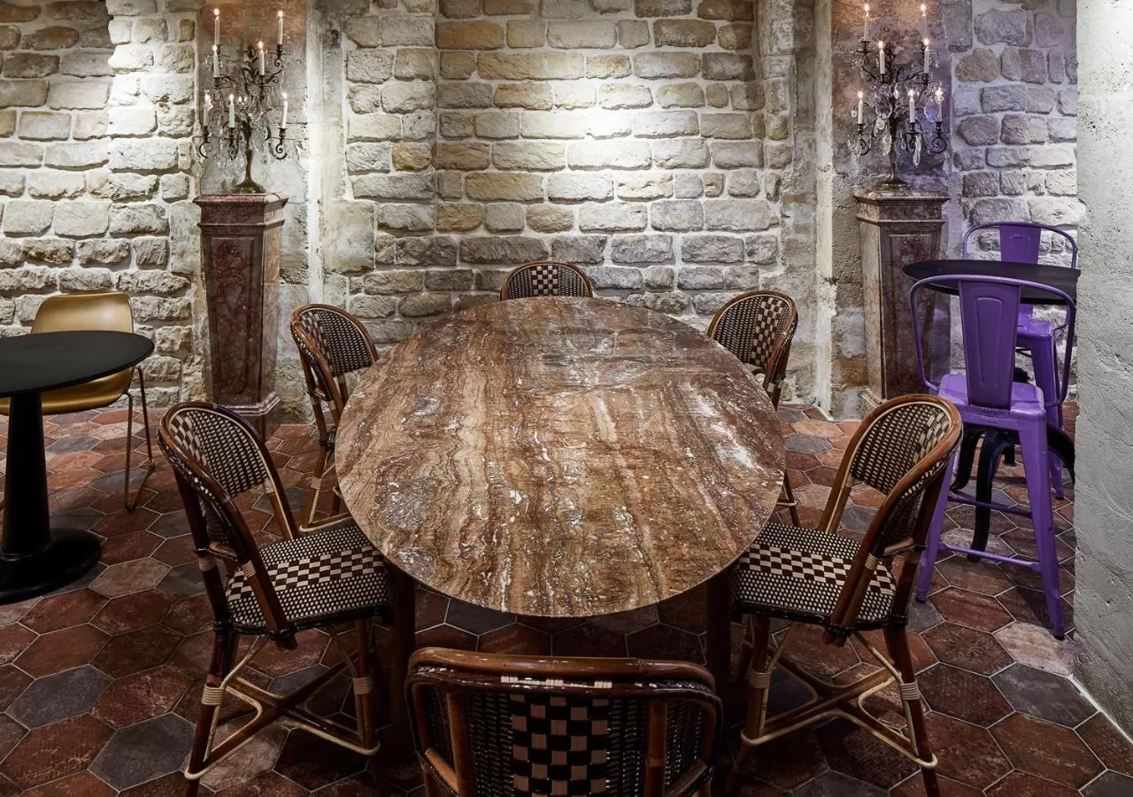 Dining area in Hôtel de Roubaix