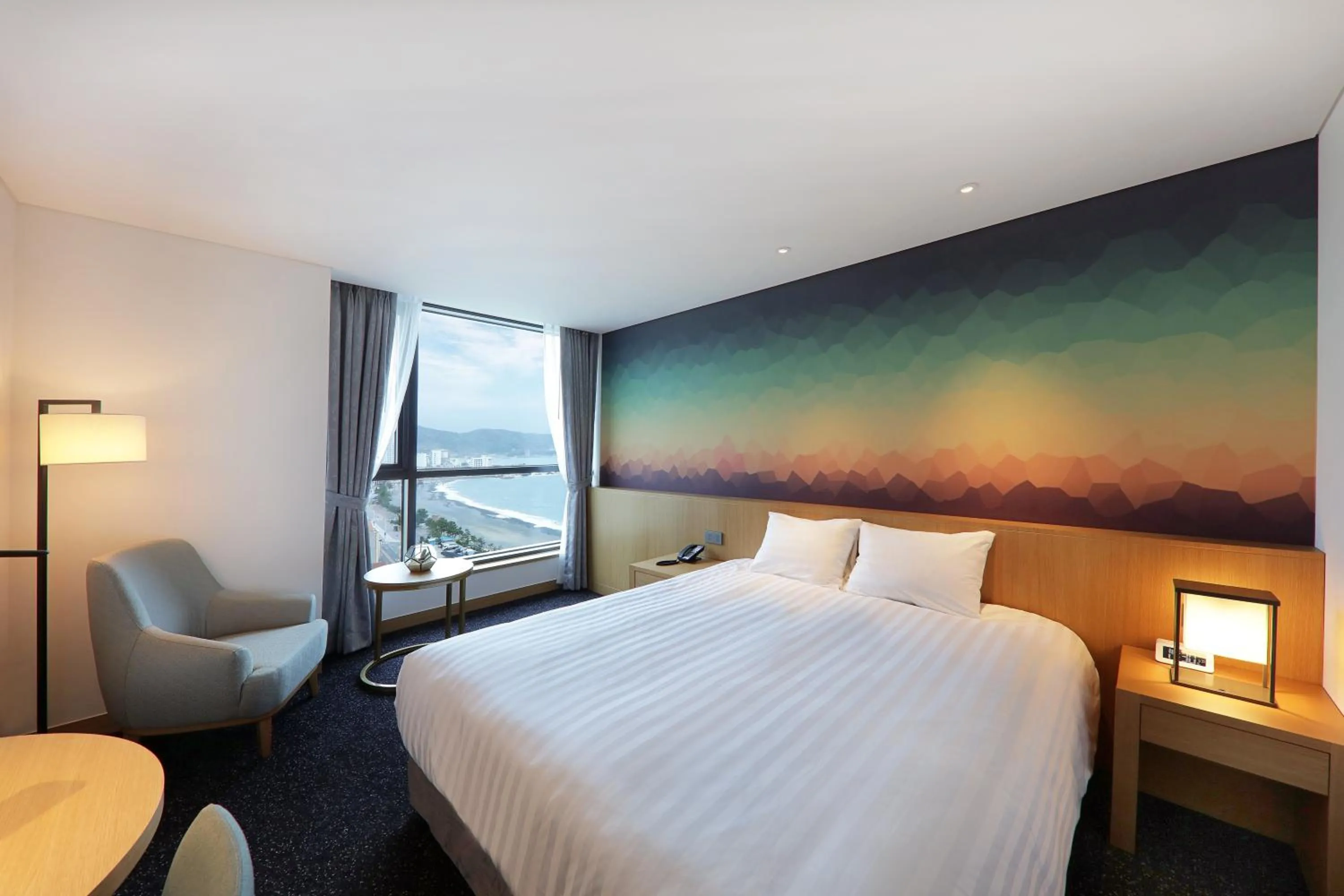 Photo of the whole room, Bed in Mercure Ambassador Ulsan