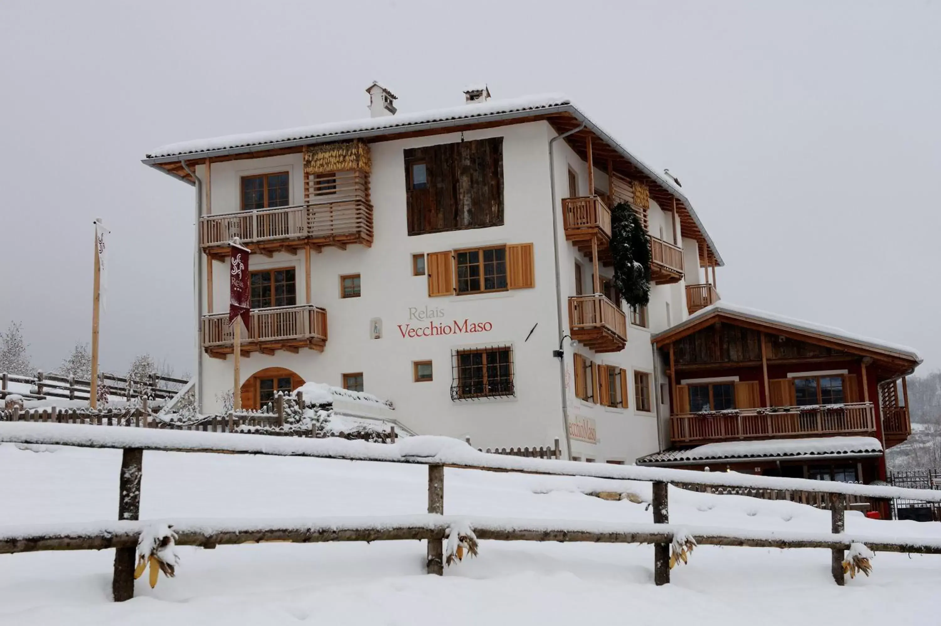 Facade/entrance, Winter in Hotel Relais Vecchio Maso