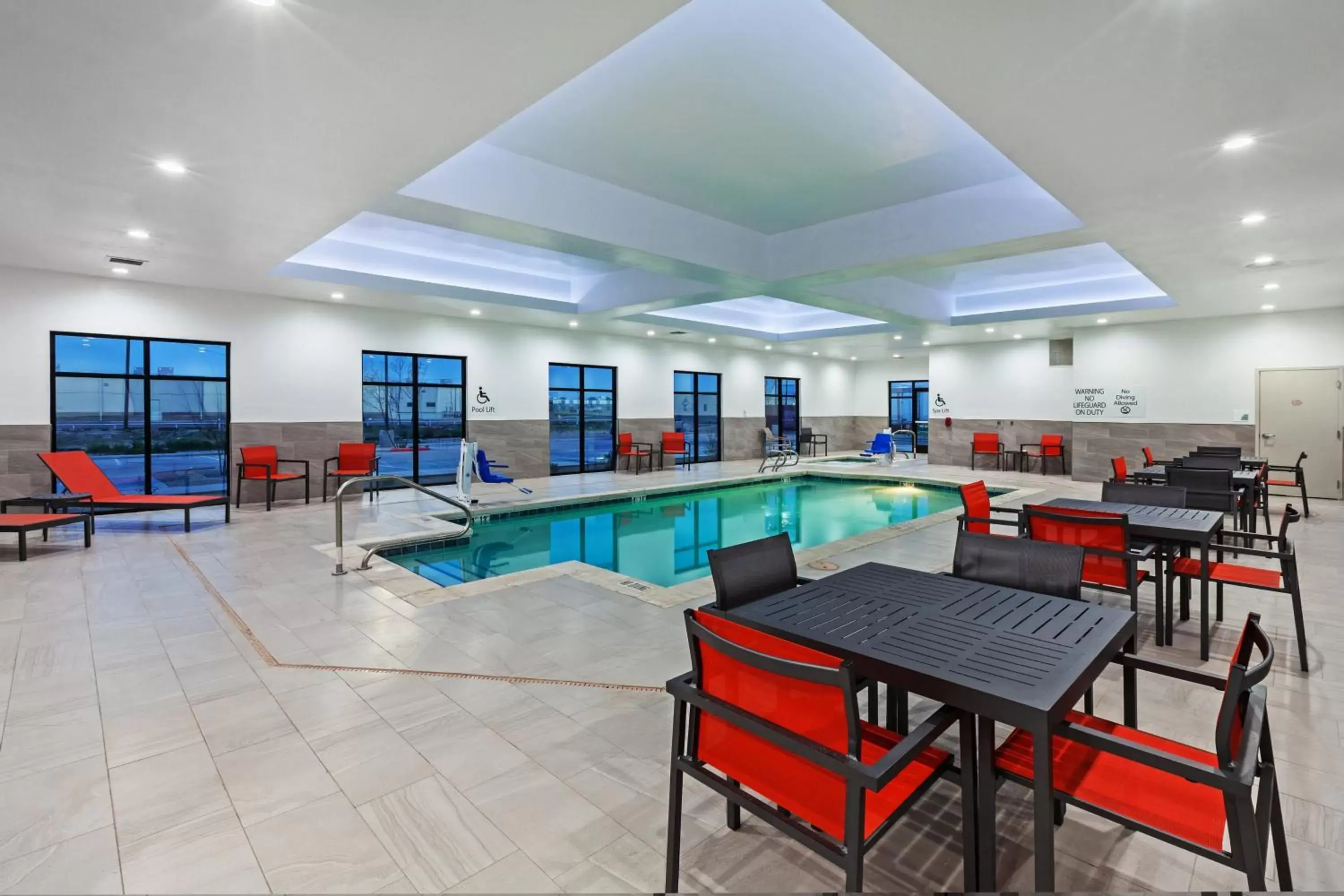 Swimming pool, Restaurant/Places to Eat in Holiday Inn Lubbock South, an IHG Hotel