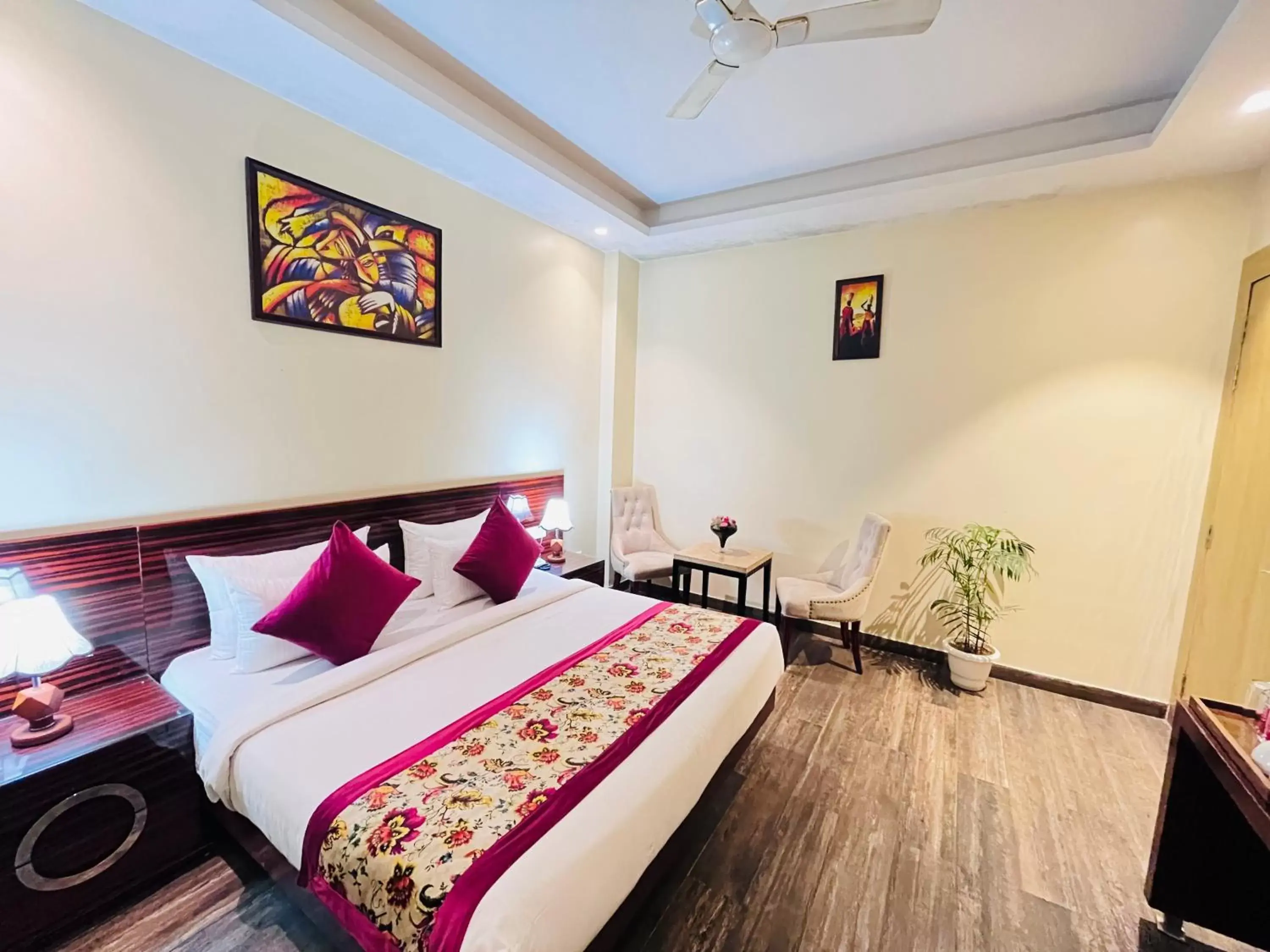 Bedroom, Bed in Hotel Banz - Near Delhi International Airport