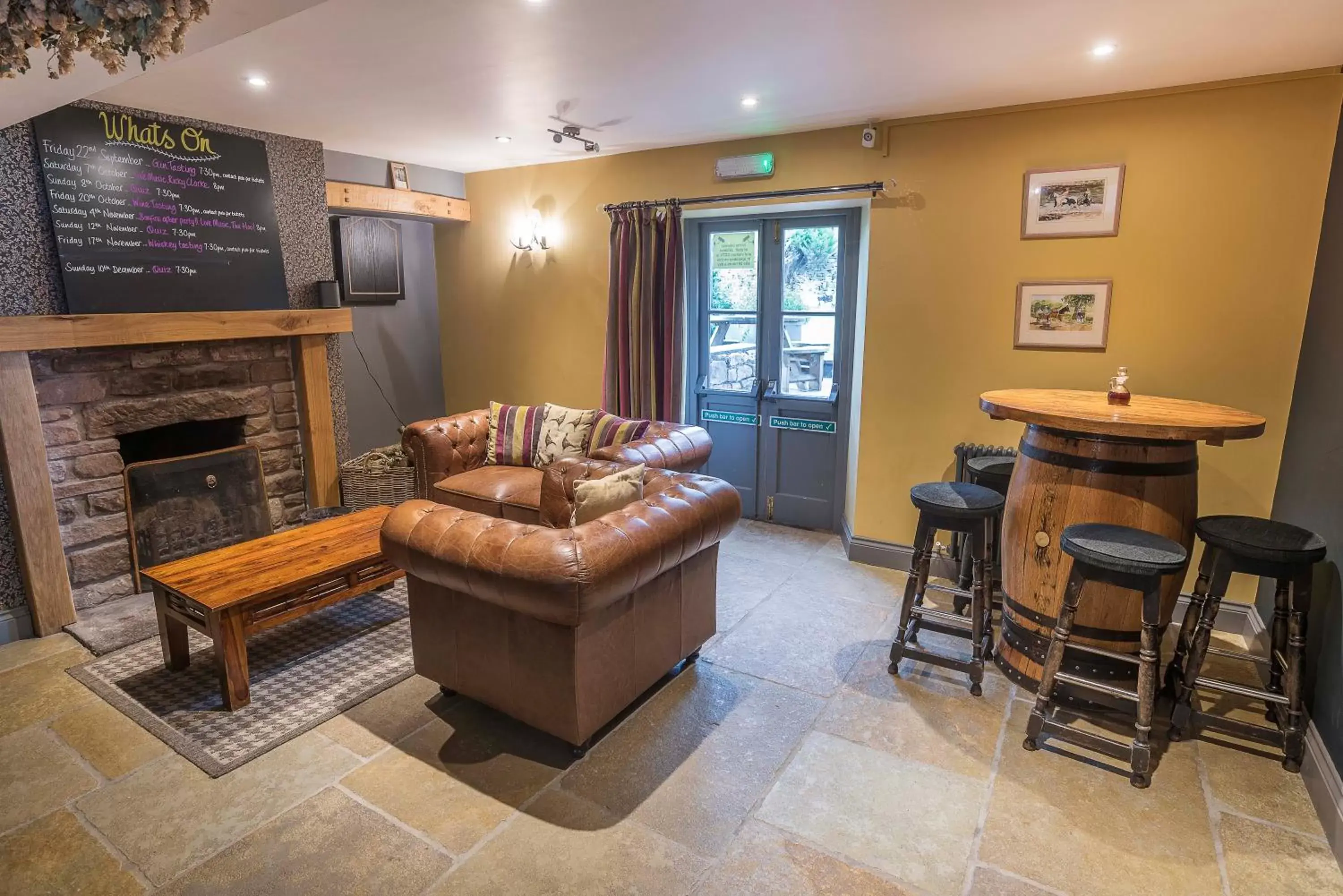 Seating Area in New Crown Inn