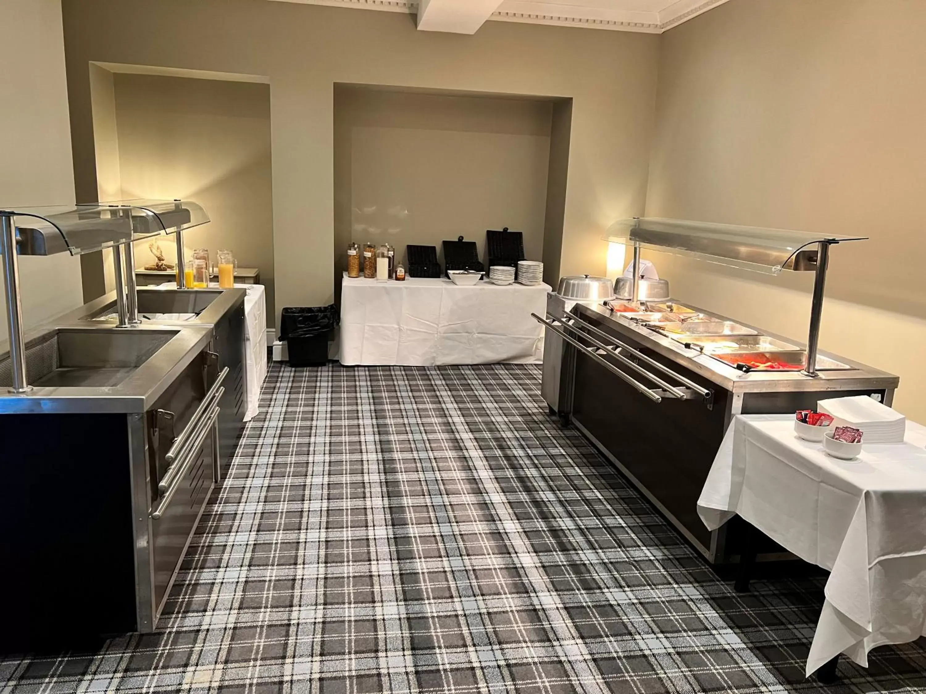 Breakfast, Kitchen/Kitchenette in The Celtic Royal Hotel