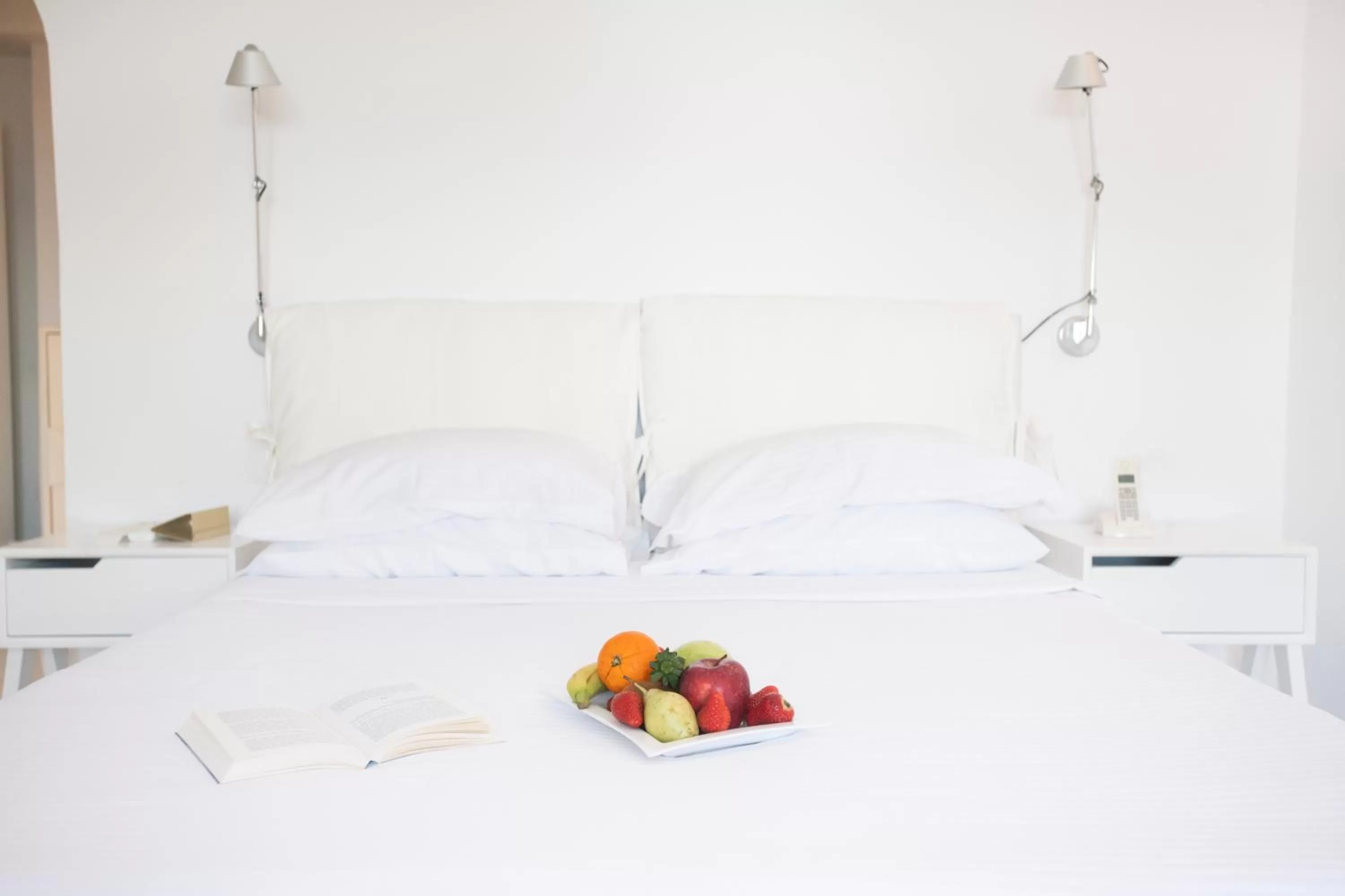 Bed in Lilium Hotel Santorini