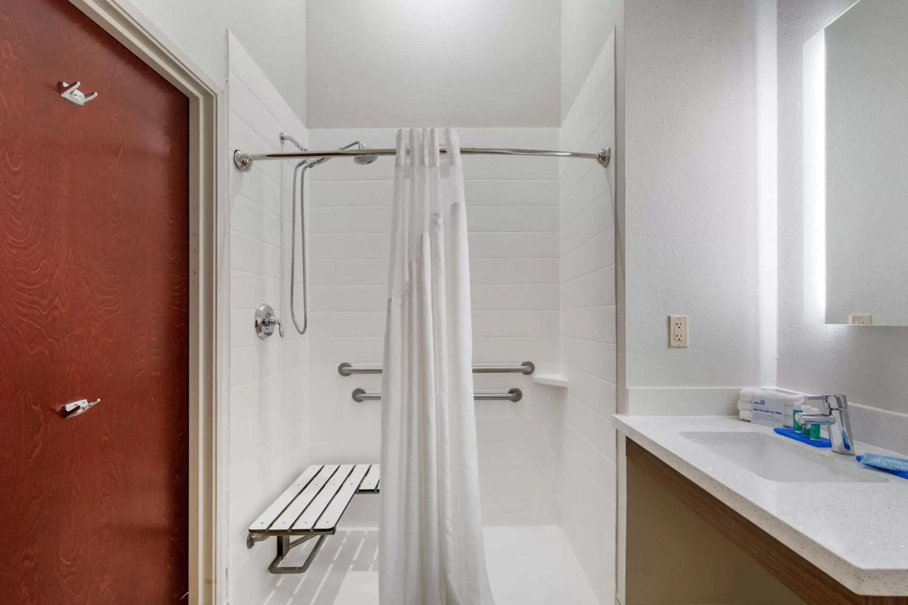 Photo of the whole room, Bathroom in Holiday Inn Express Houston-Alvin, an IHG Hotel