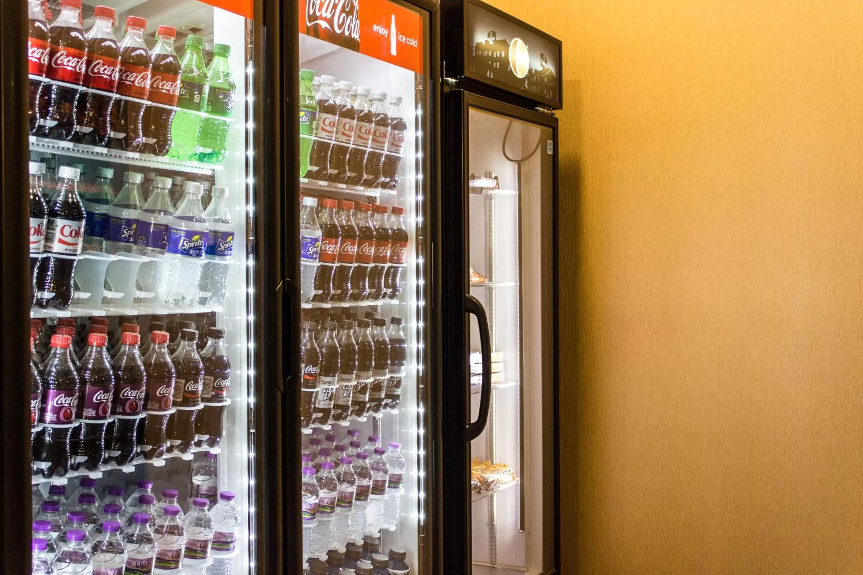 On-site shops in Cobblestone Hotel & Suites - Stevens Point