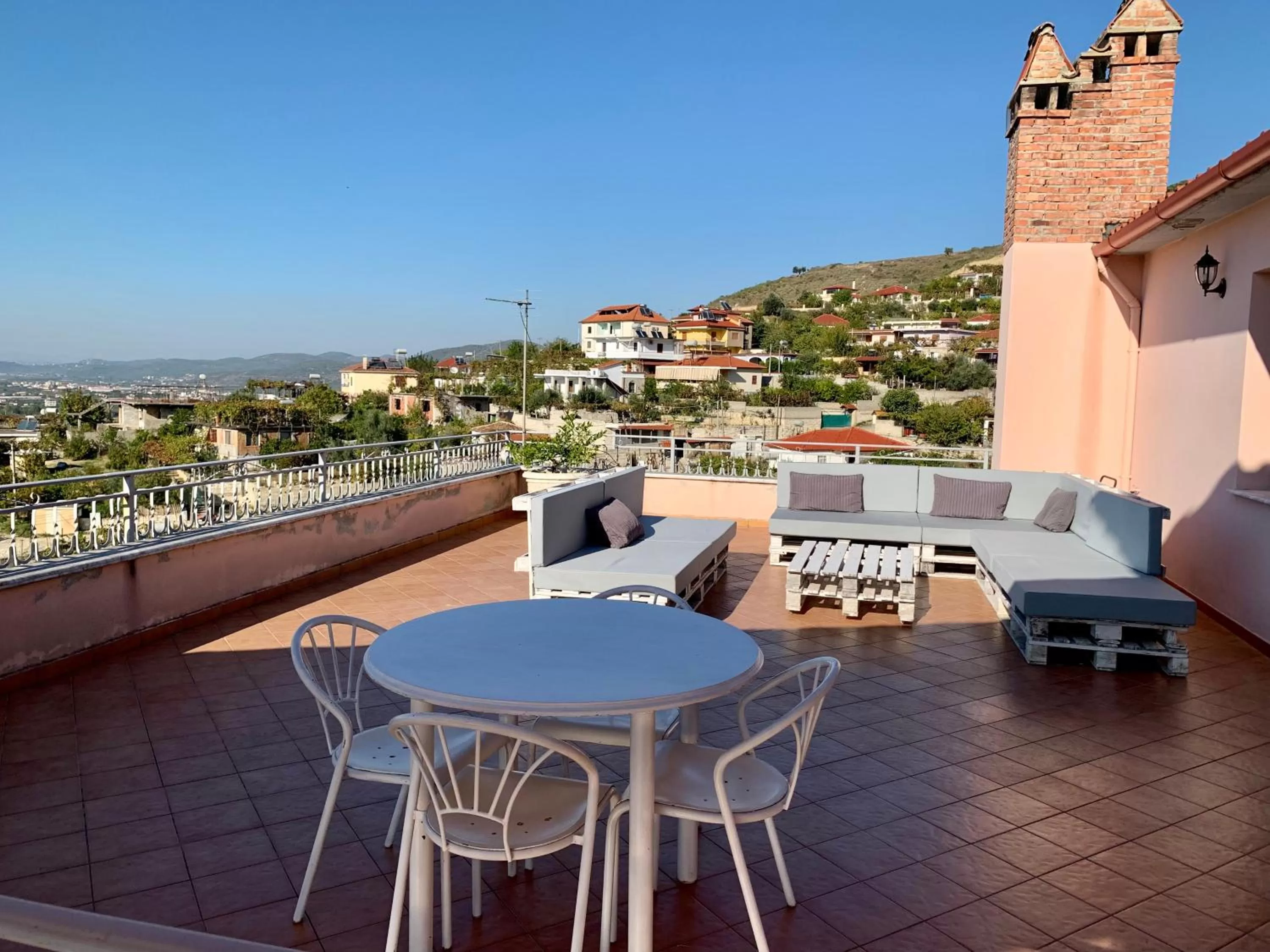 Balcony/Terrace in Guesthouse Villa Rosa Berat
