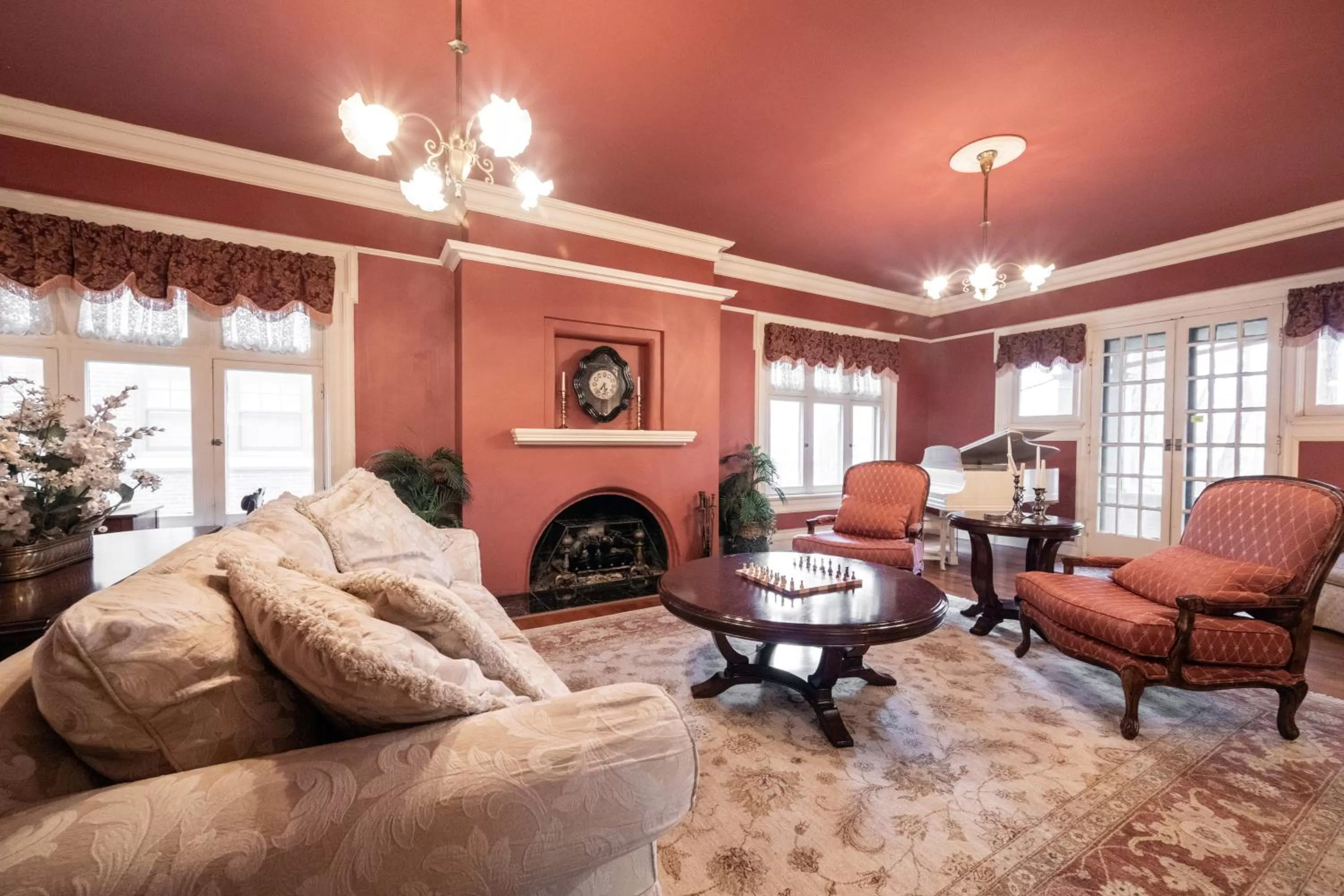 Living room in Stone Soup Inn