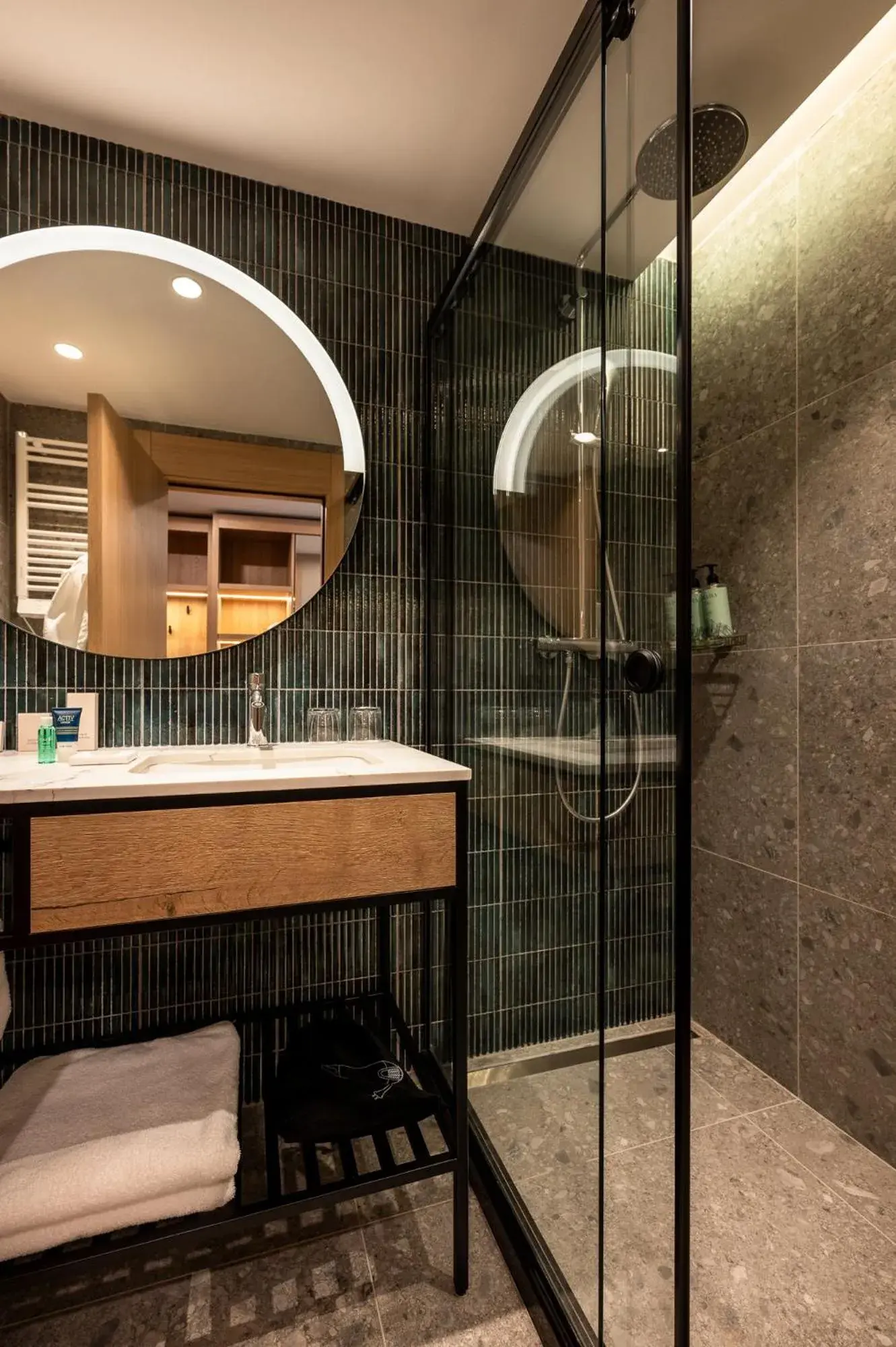 Shower, Bathroom in Strazhite Hotel - Half Board