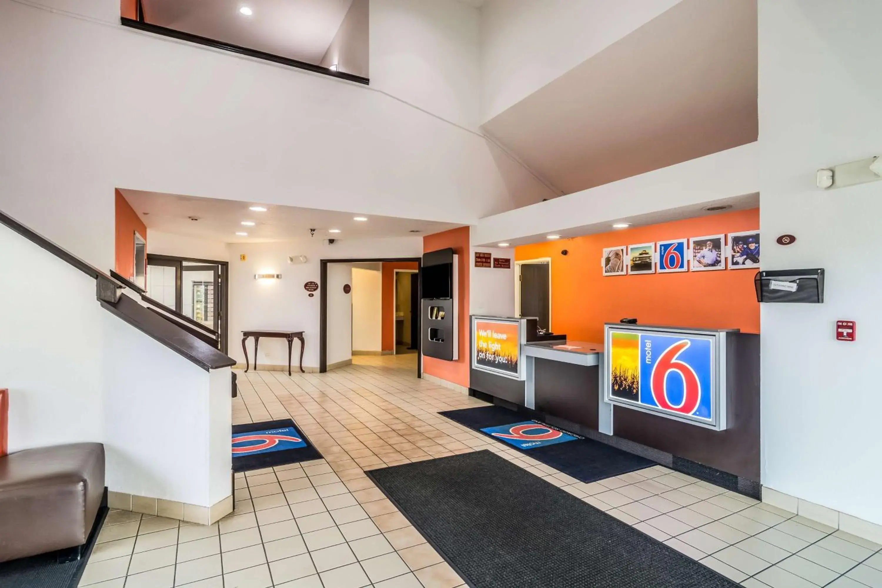 Lobby or reception, Lobby/Reception in Motel 6-Harvey, IL