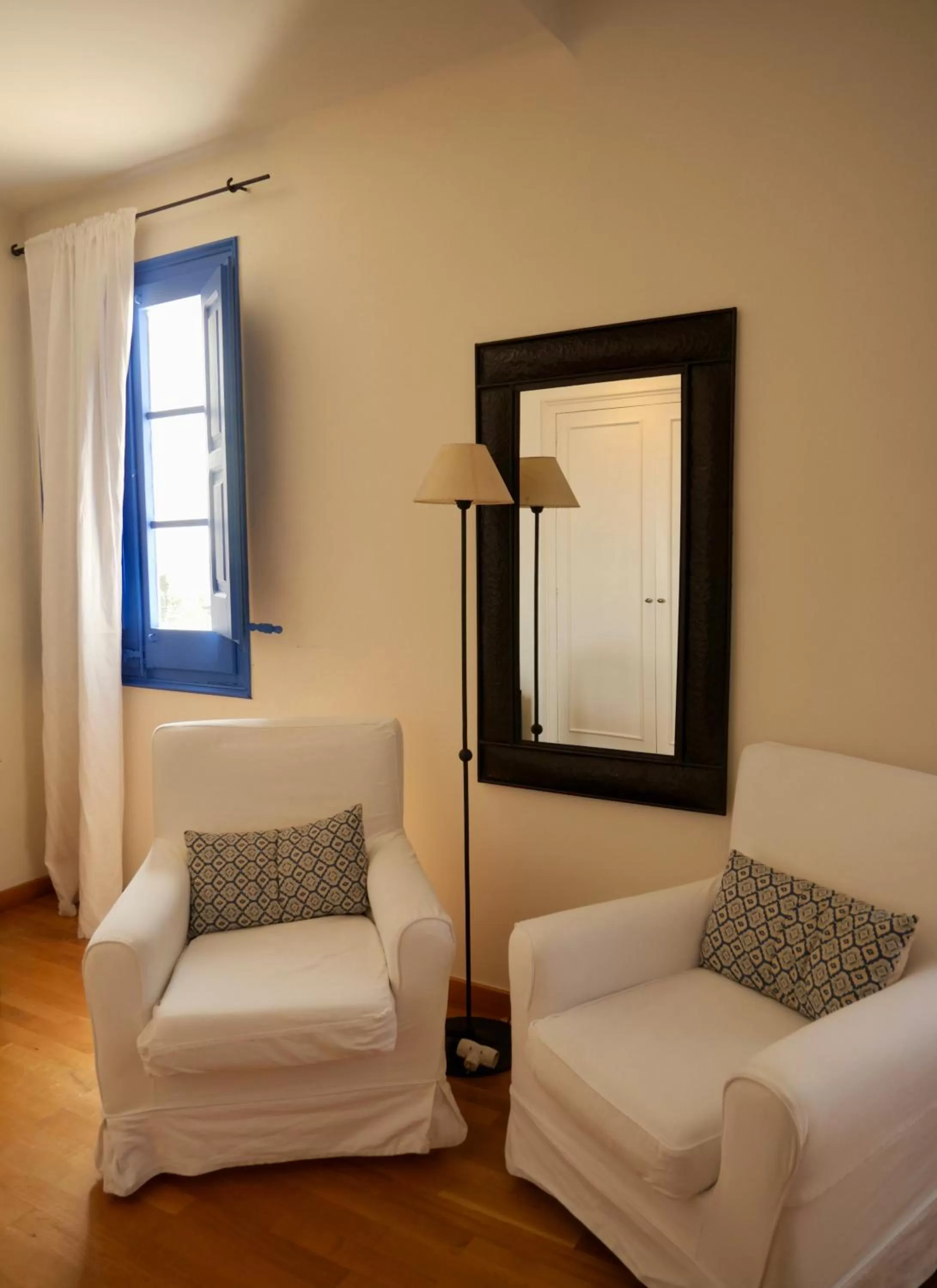 Bed in Hostal de la Plaça - Hotel Boutique