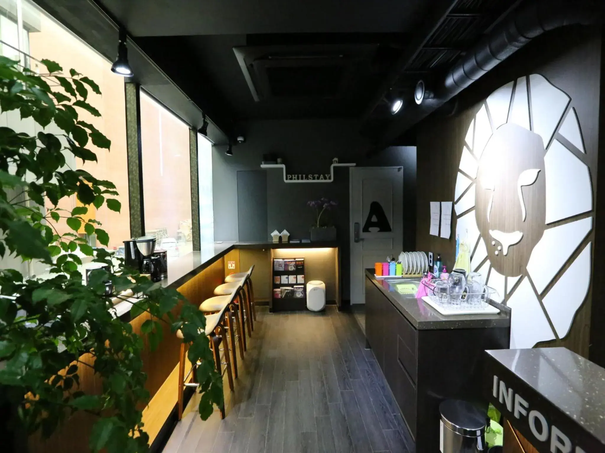 Lounge or bar, Restaurant/Places to Eat in Philstay Myeongdong Boutique - Women Only