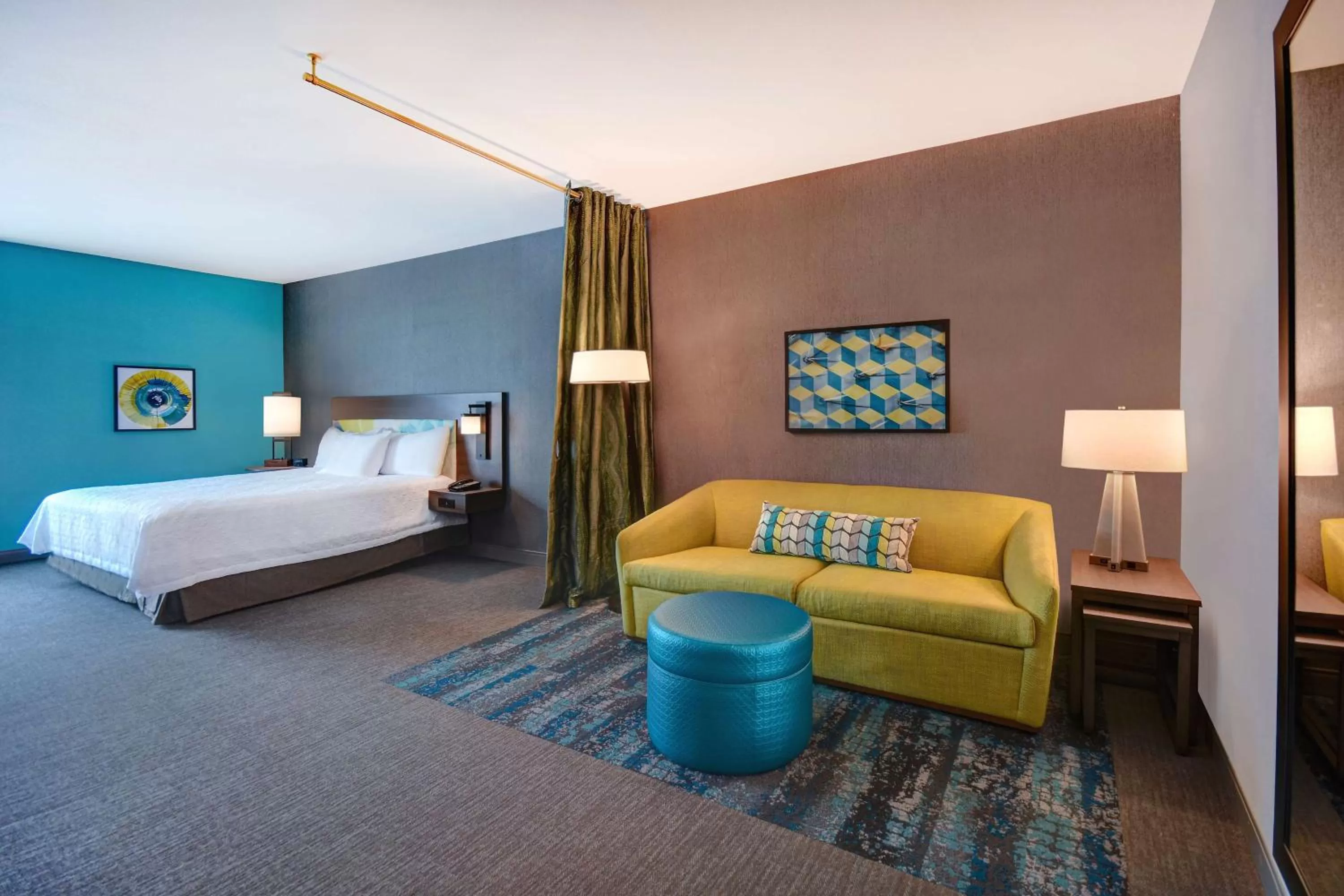 Living room, Bed in Home2 Suites By Hilton Tucson Downtown