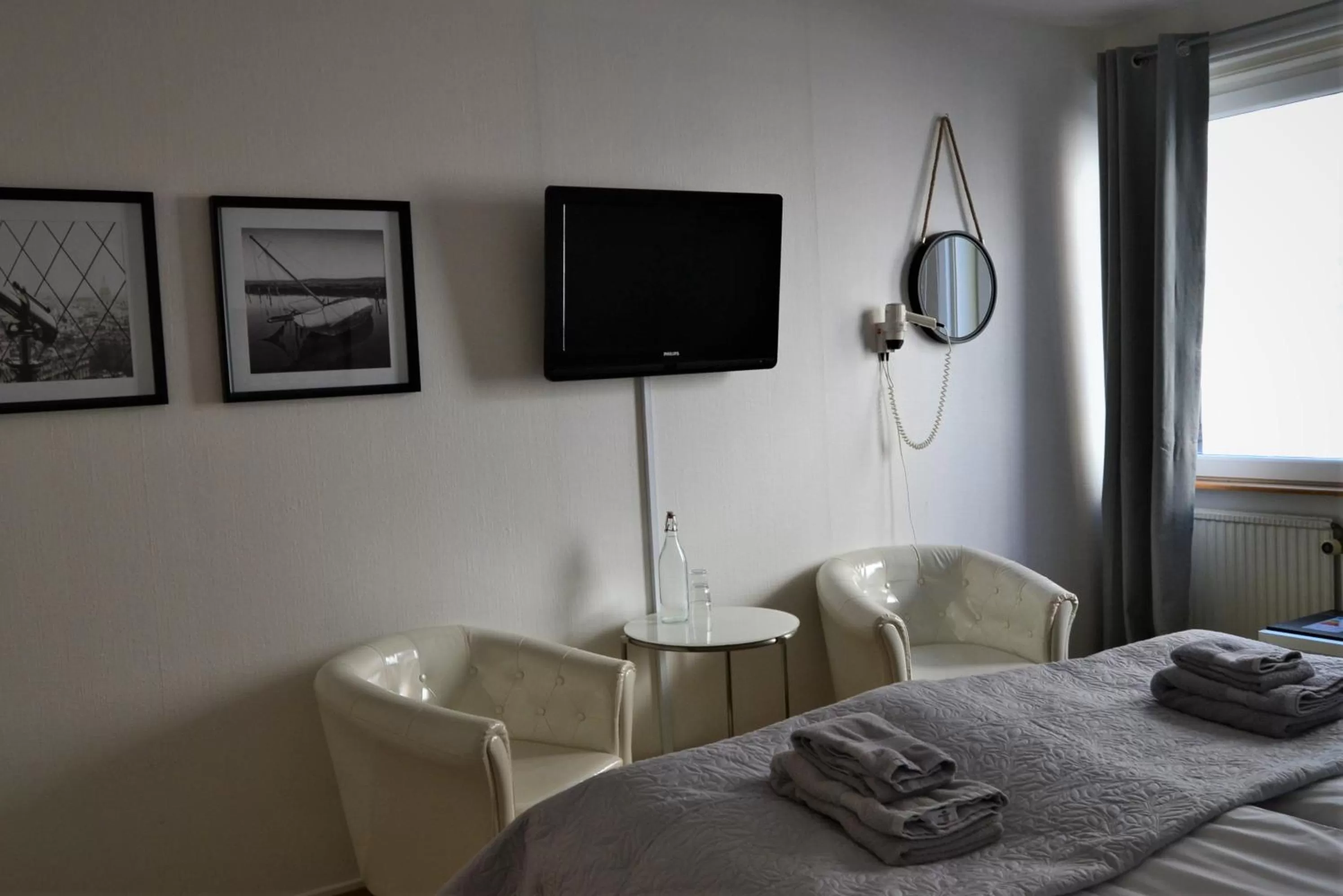 Bed in Solsta Hotell