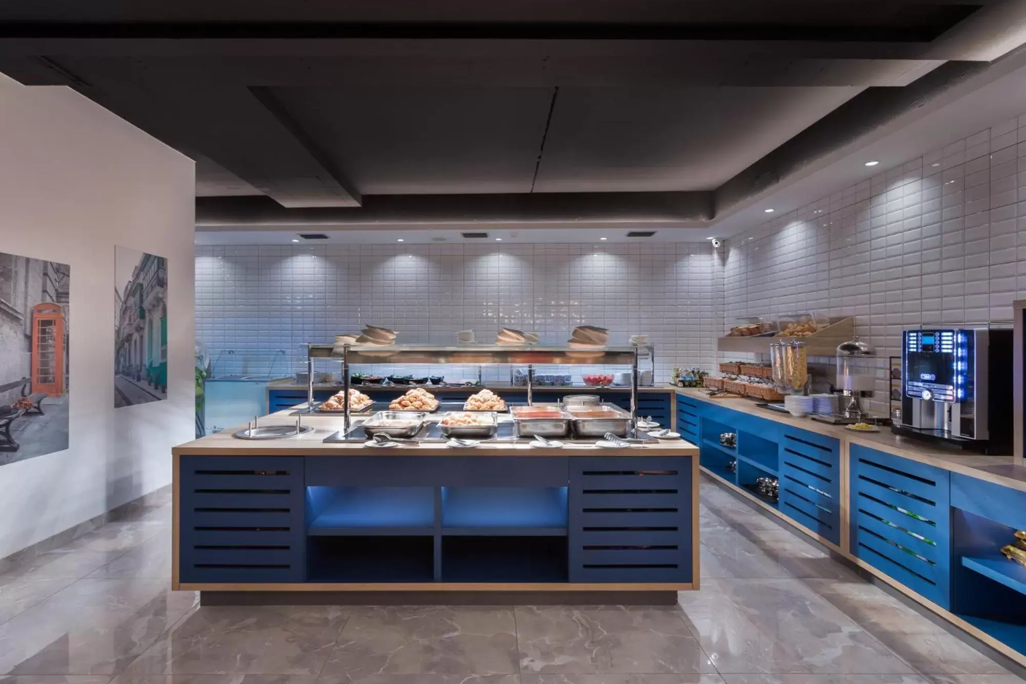 Restaurant/places to eat in Azur Hotel by ST Hotels Restaurant/places to eat in Azur Hotel by ST Hotels