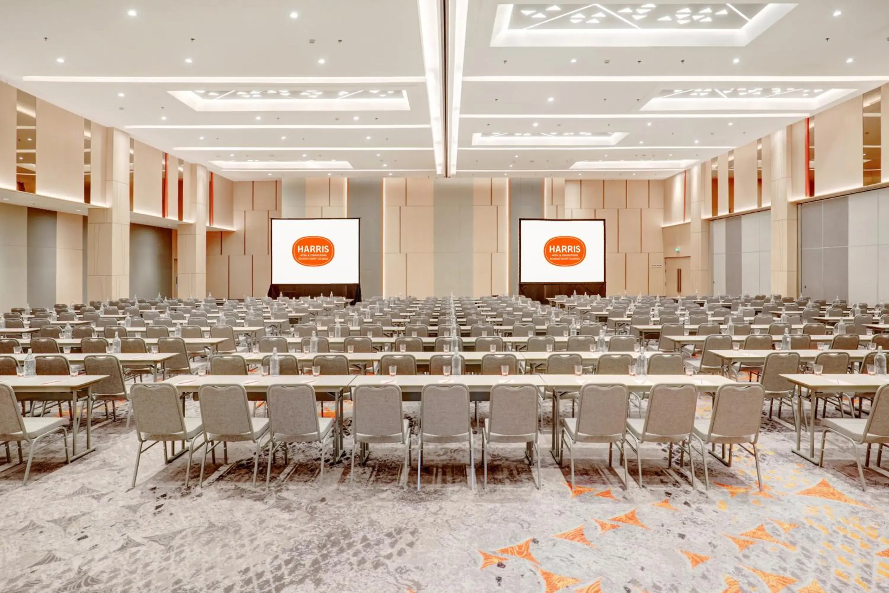 Meeting/conference room in HARRIS Hotel & Conventions Bundaran Satelit Surabaya