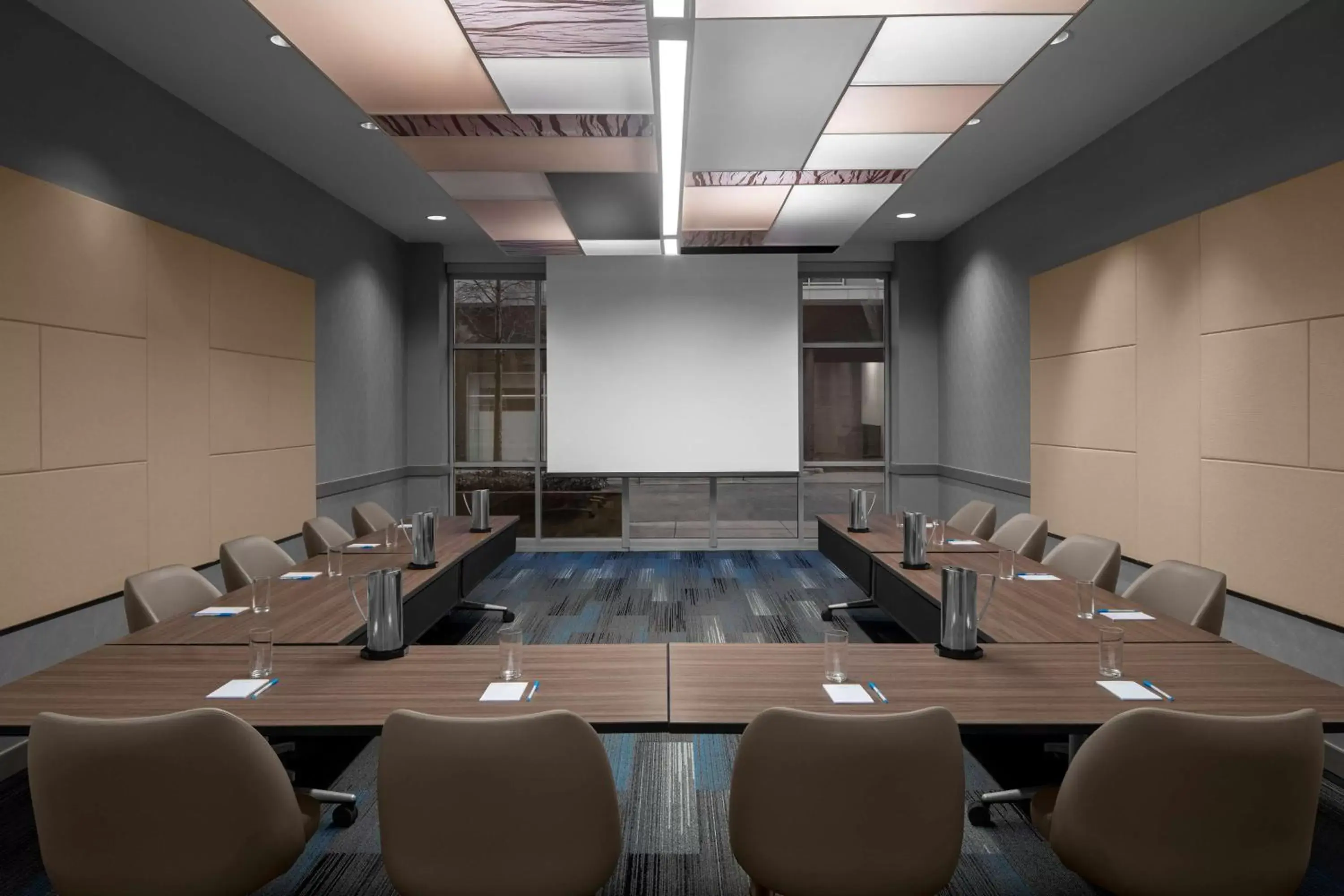 Meeting/conference room in Hyatt House Raleigh North Hills