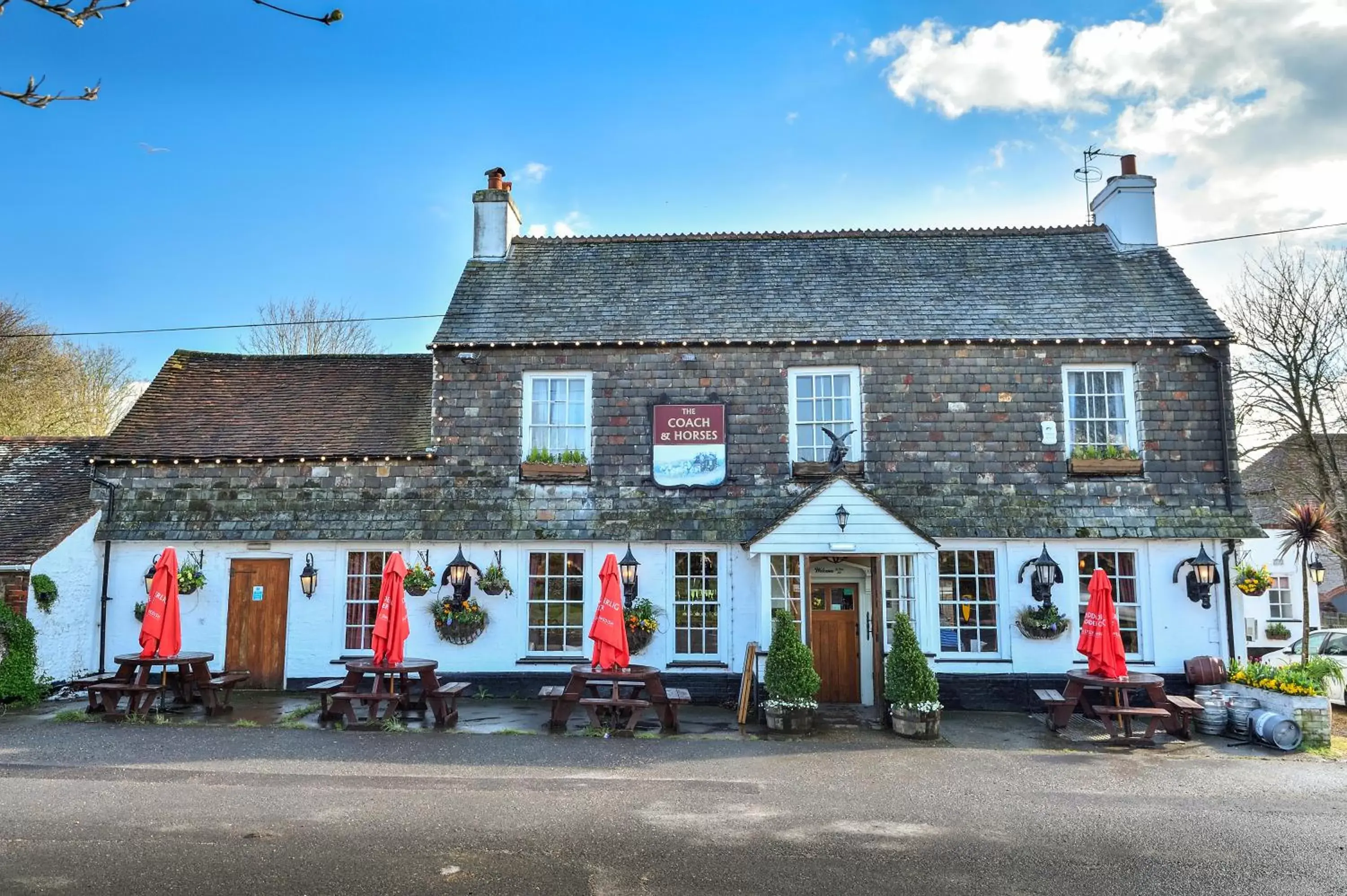 Facade/entrance, Property Building in The Coach and Horses