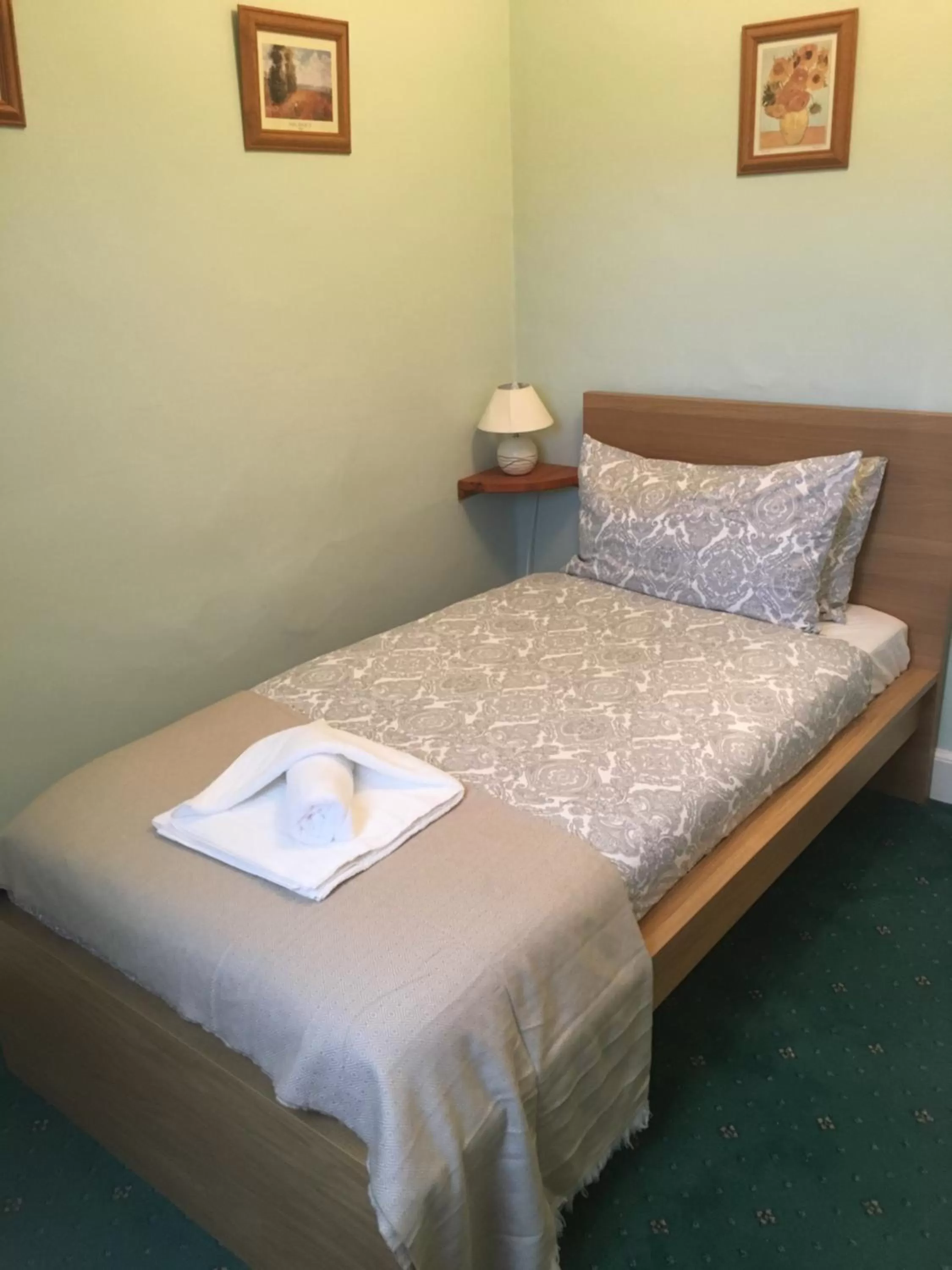 Bedroom, Bed in Airdenair Guest House