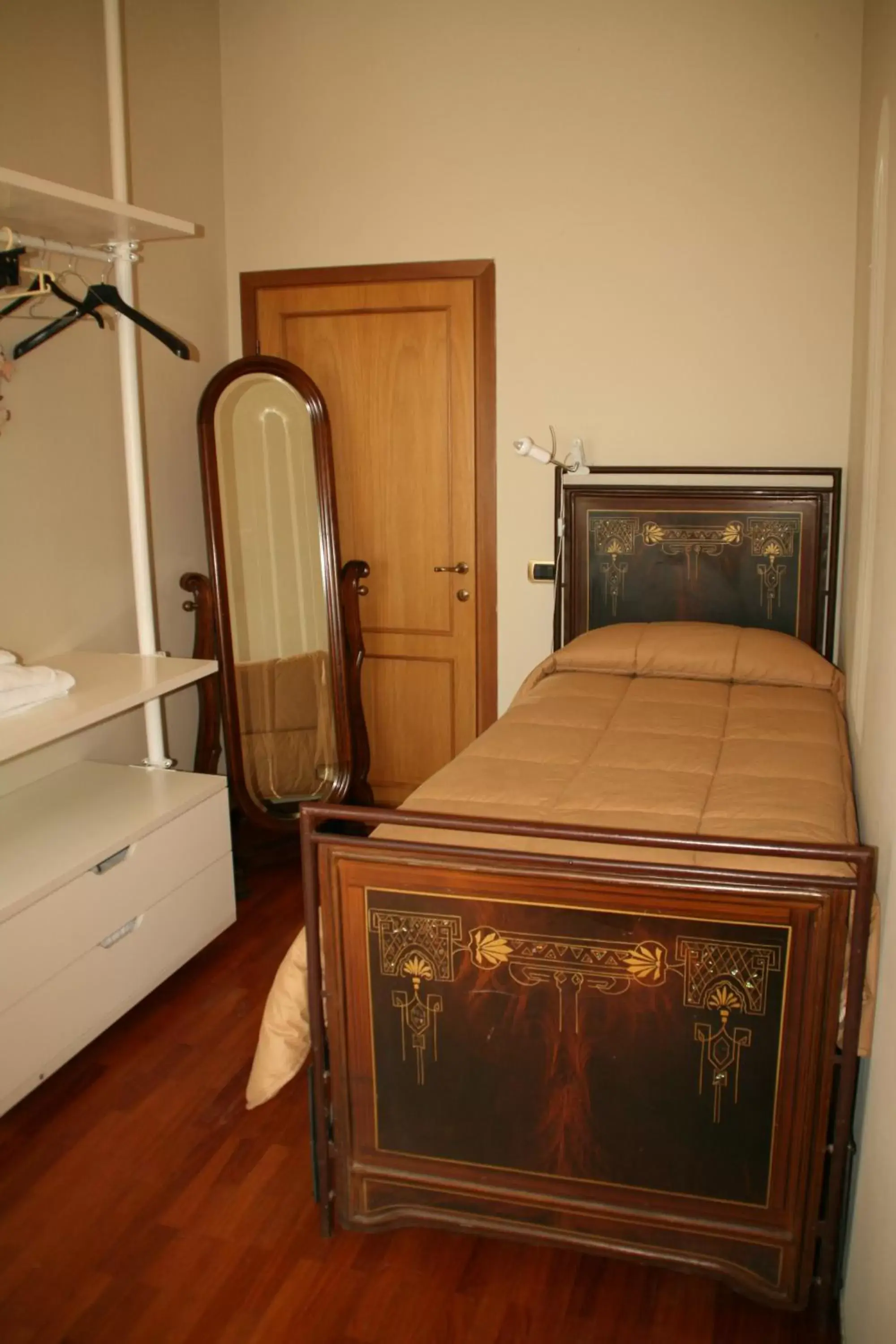 Bedroom, Bed in Antica Cittadella B&B