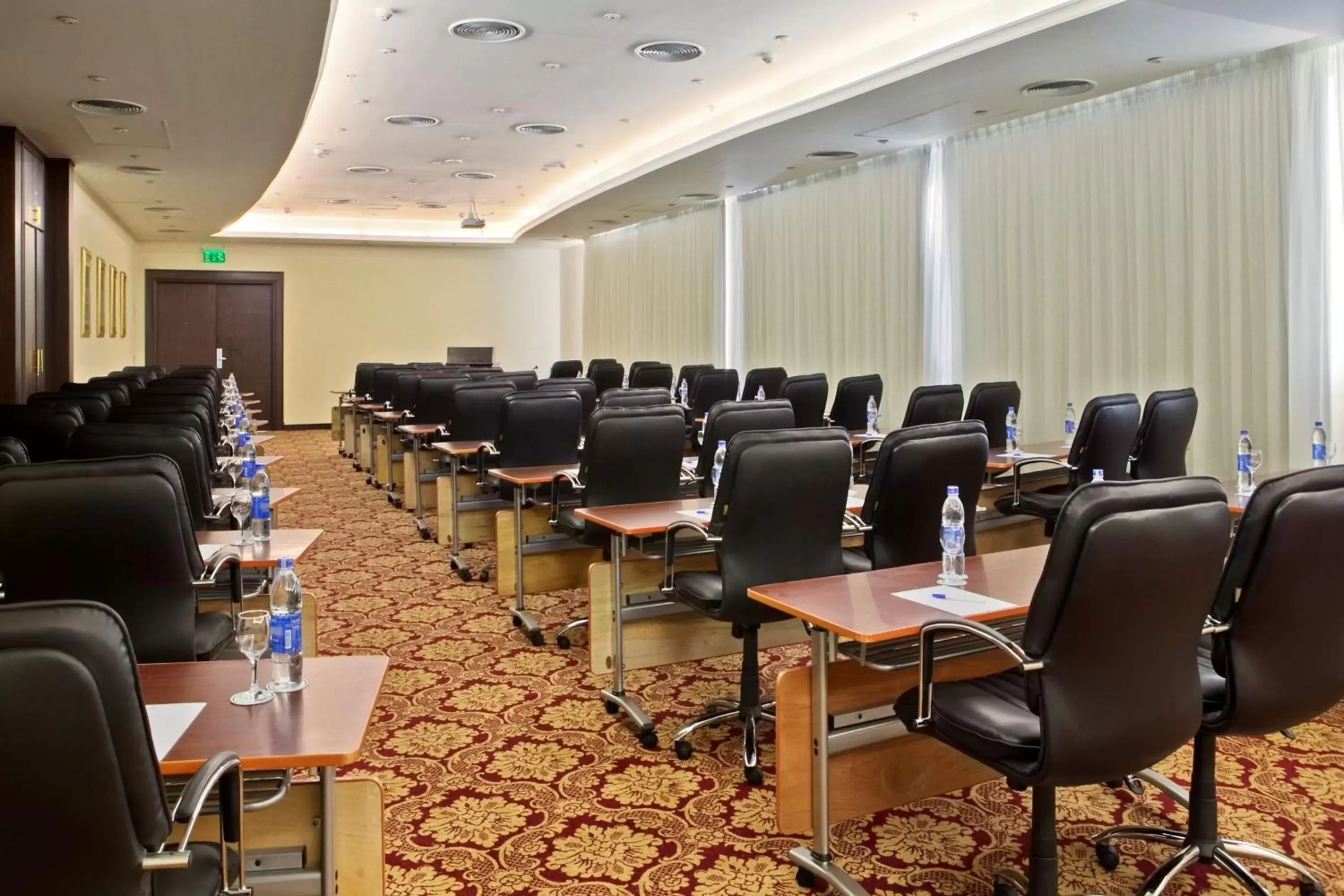 Meeting/conference room in Hilton Alexandria Green Plaza