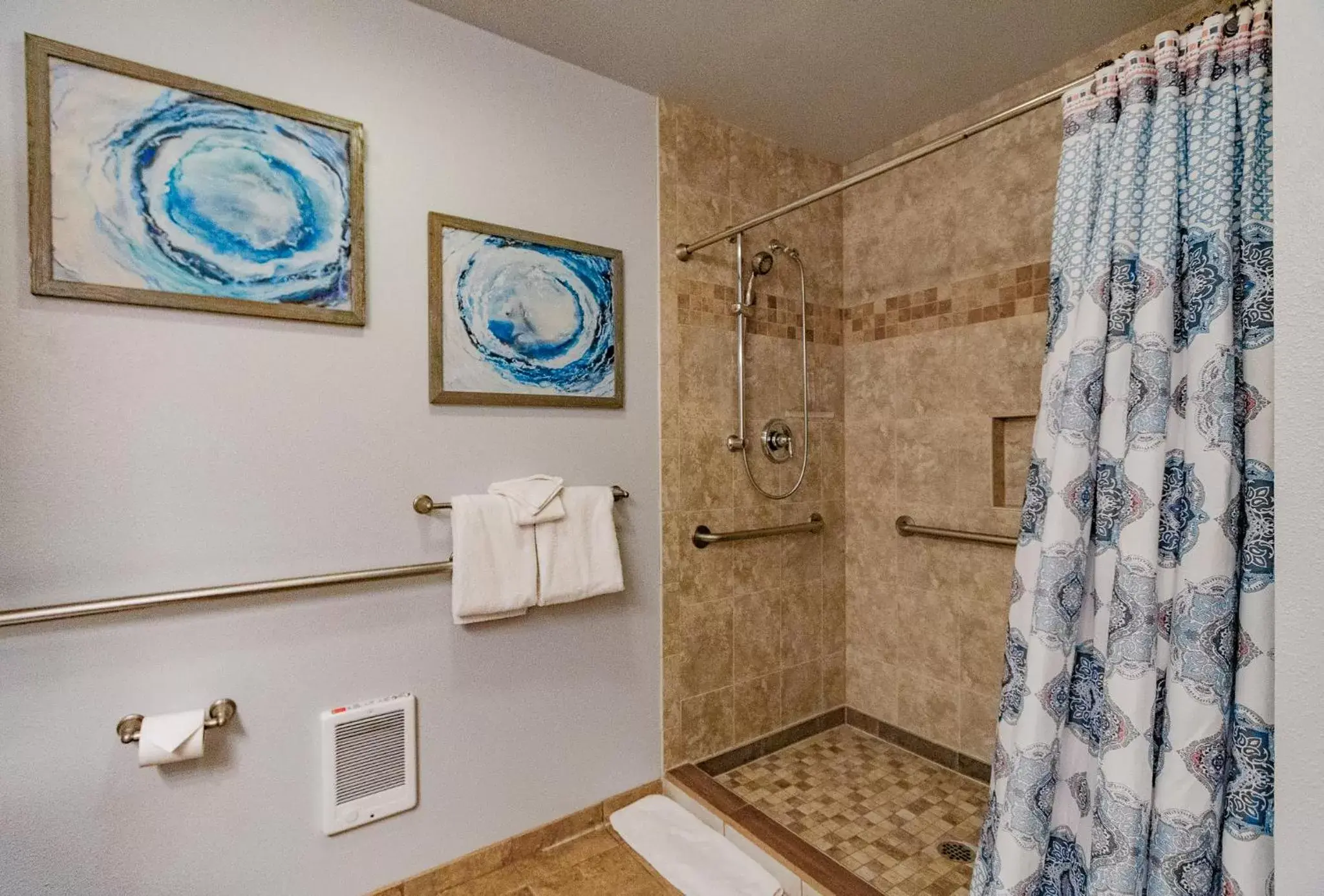 Bathroom in Embarcadero Resort