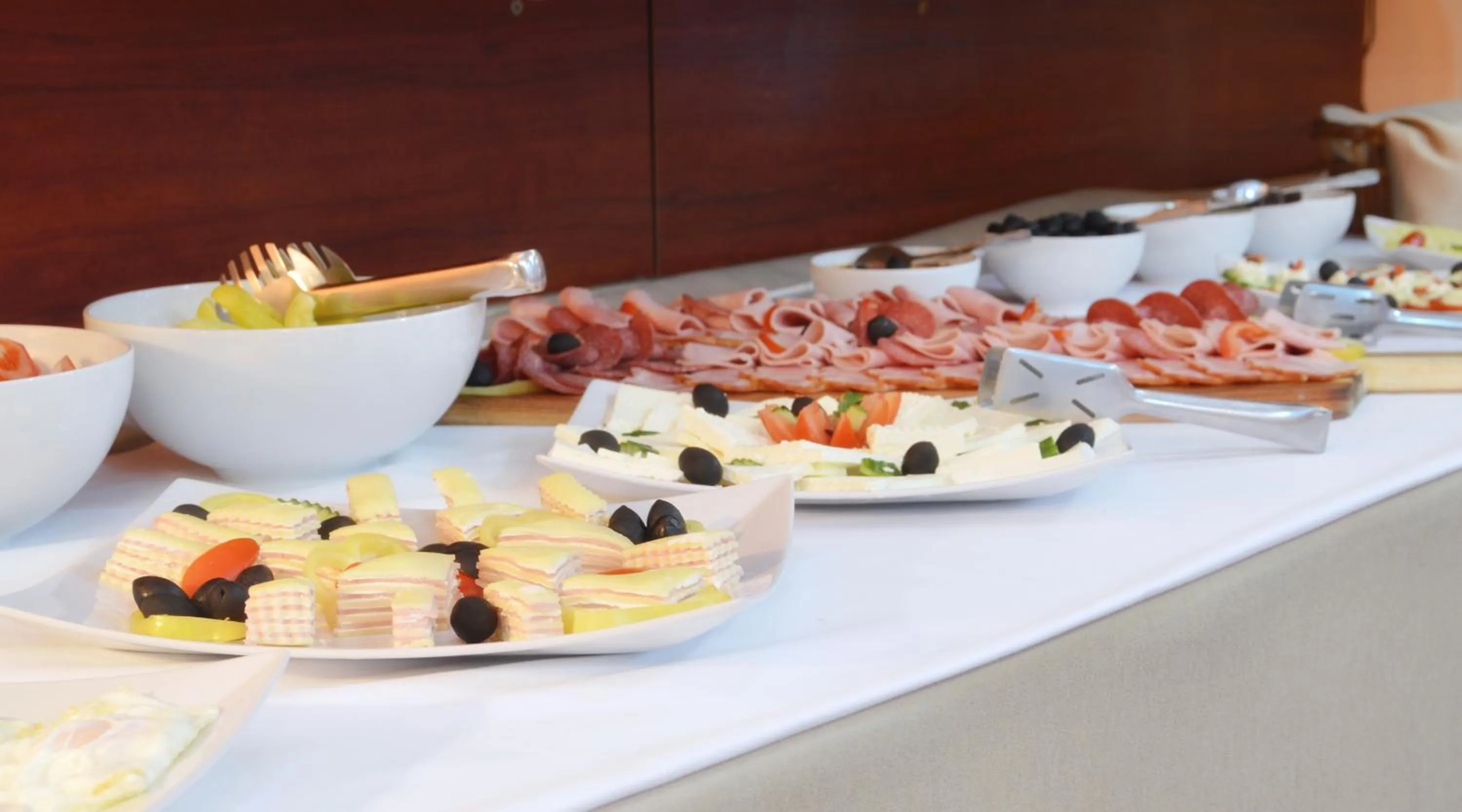 Restaurant/places to eat in Atrium Hotel Bucharest City Center