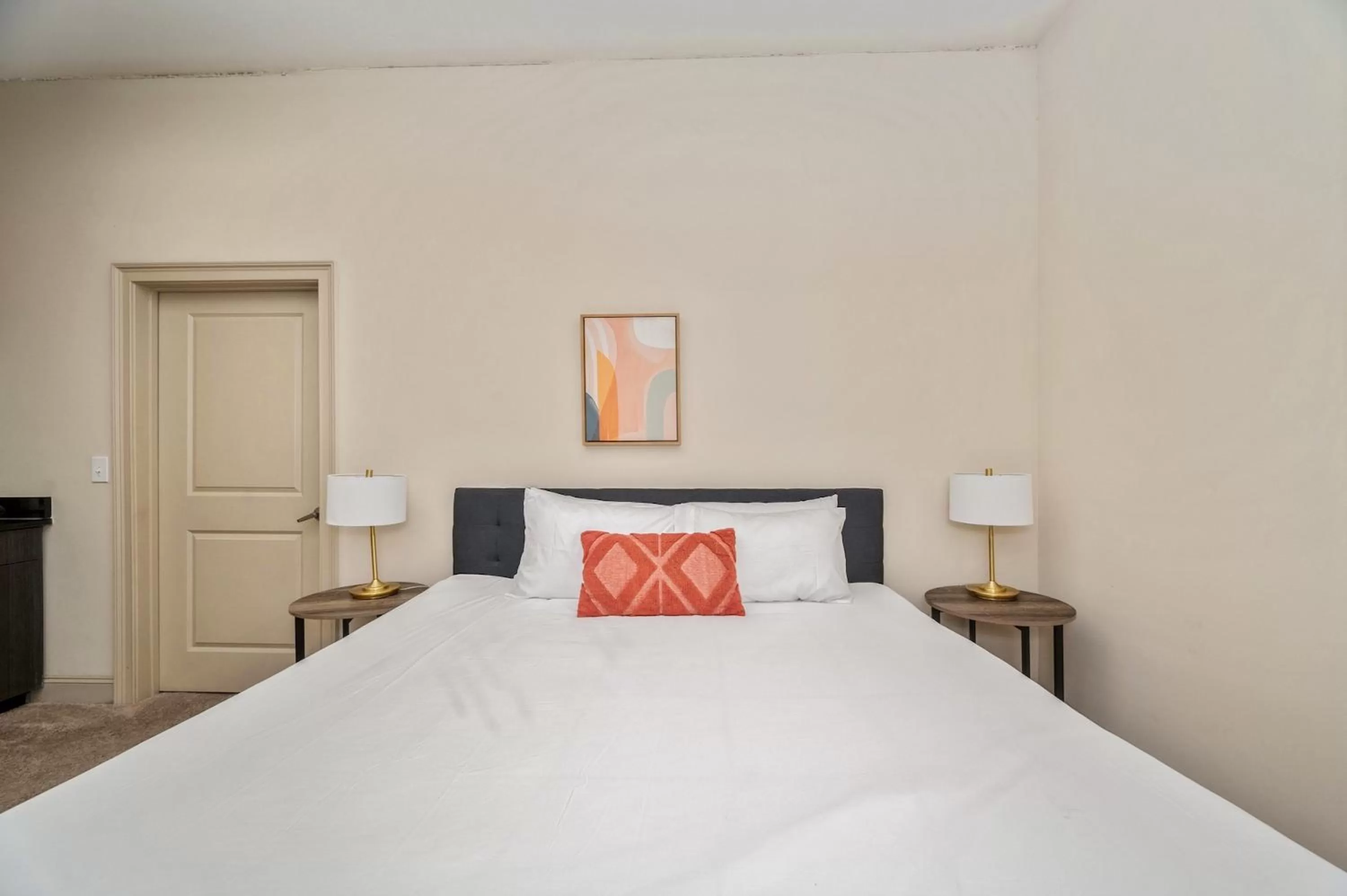 Bed in Kasa Arts District Winston-Salem