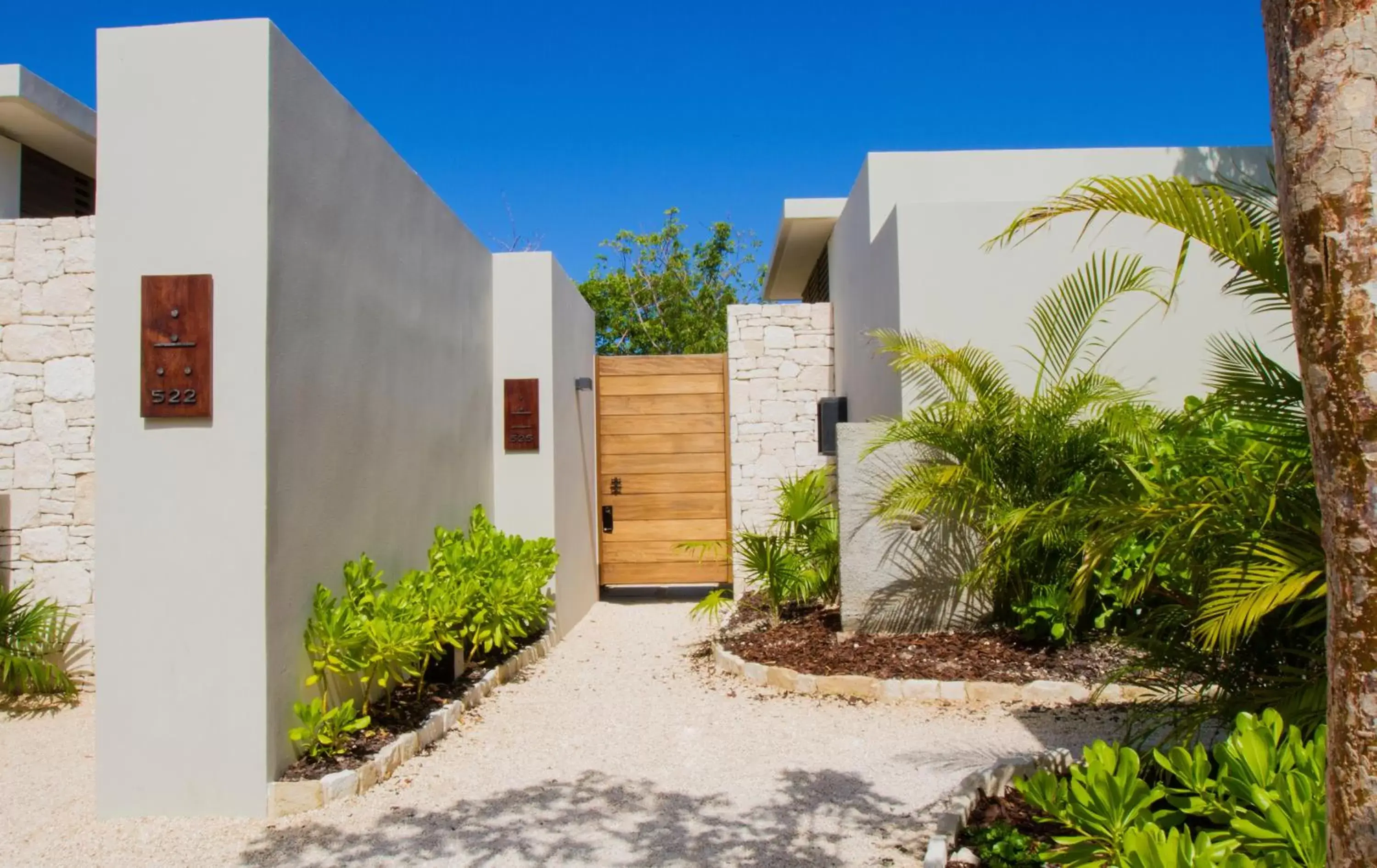 Facade/entrance, Property Building in Nizuc Resort & Spa