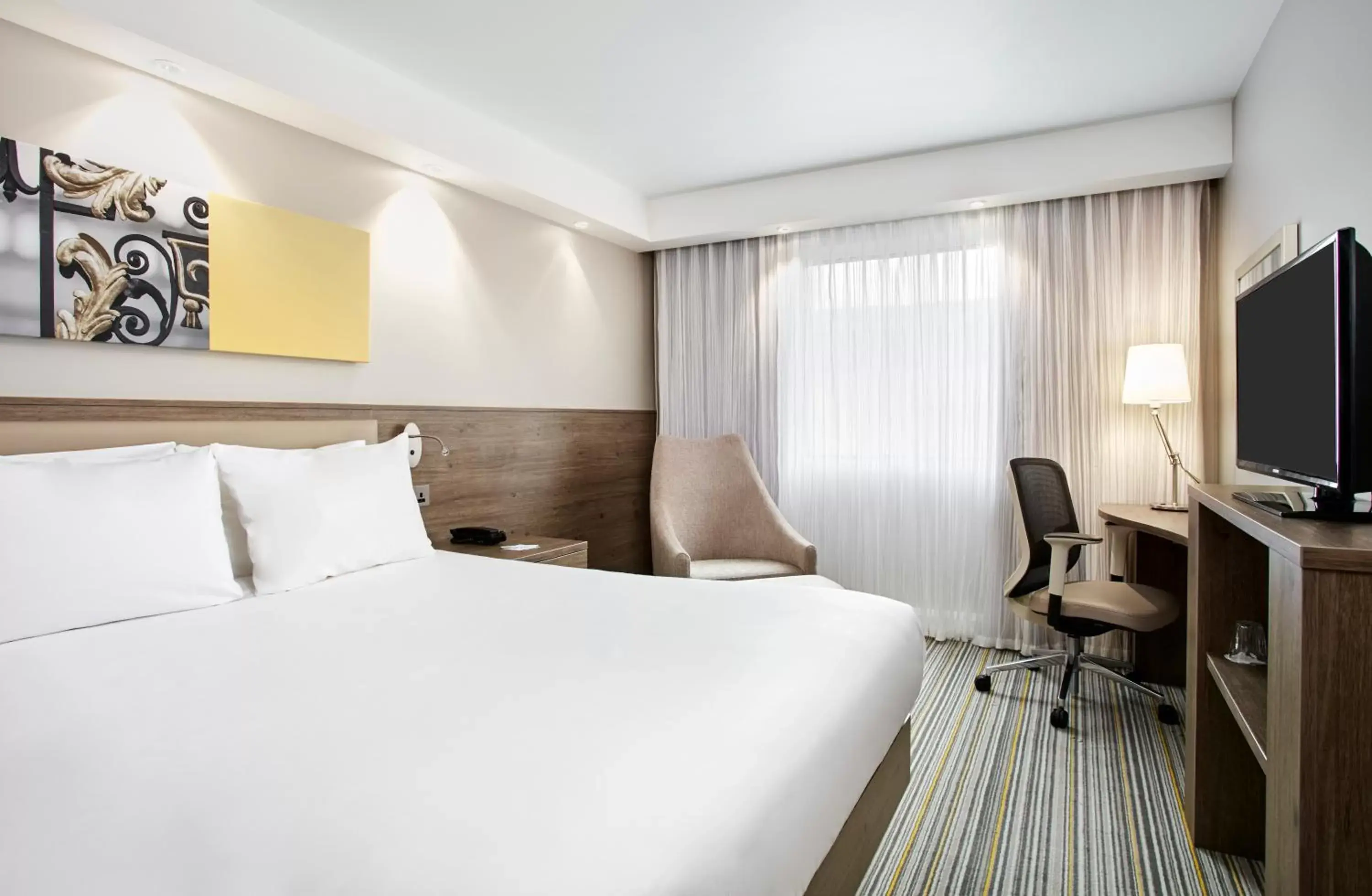 Bedroom, Bed in Hampton by Hilton Oxford