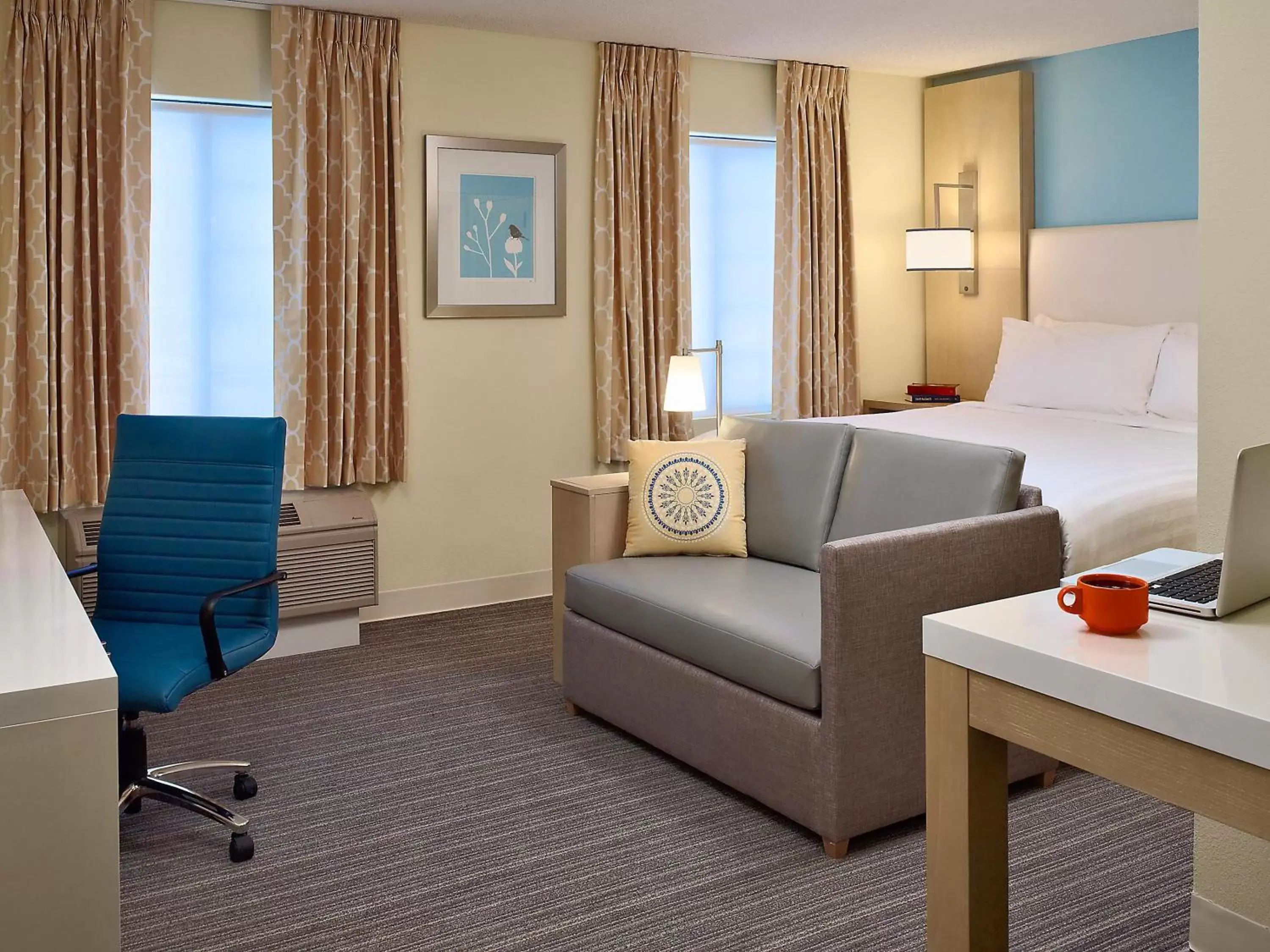 Bedroom, Seating Area in Sonesta ES Suites Columbia Baltimore