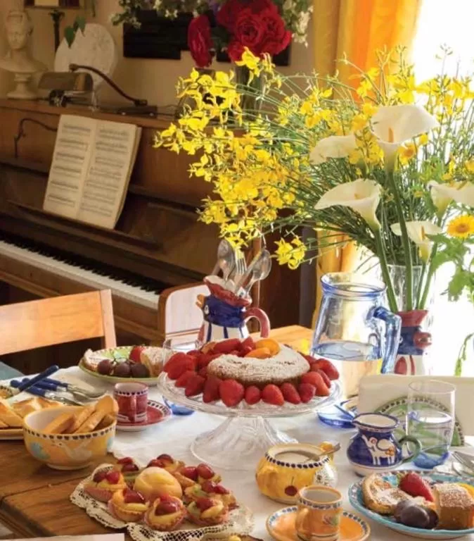 Breakfast in Iride Bed and Breakfast