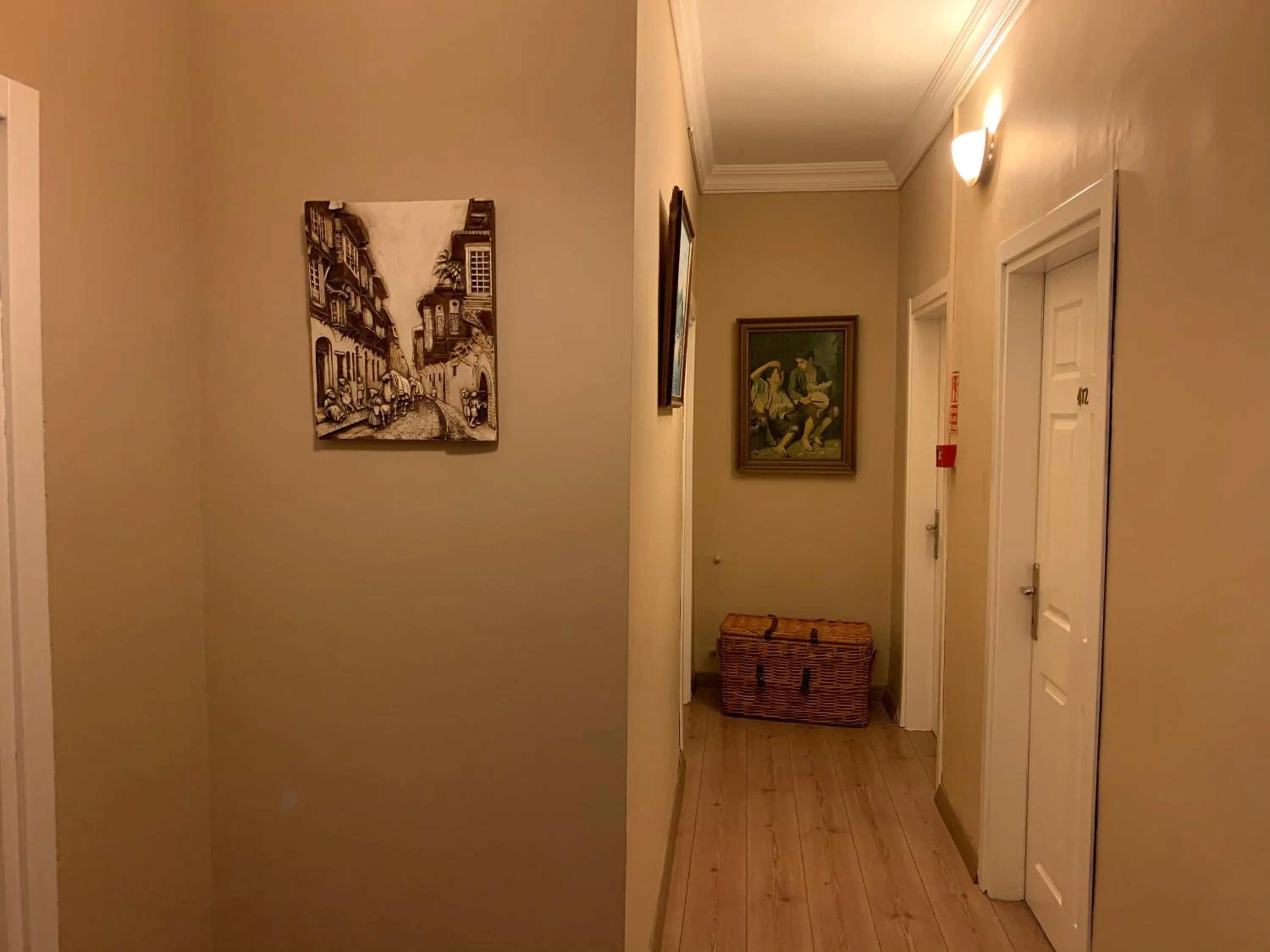 Area and facilities in Antique Hostel