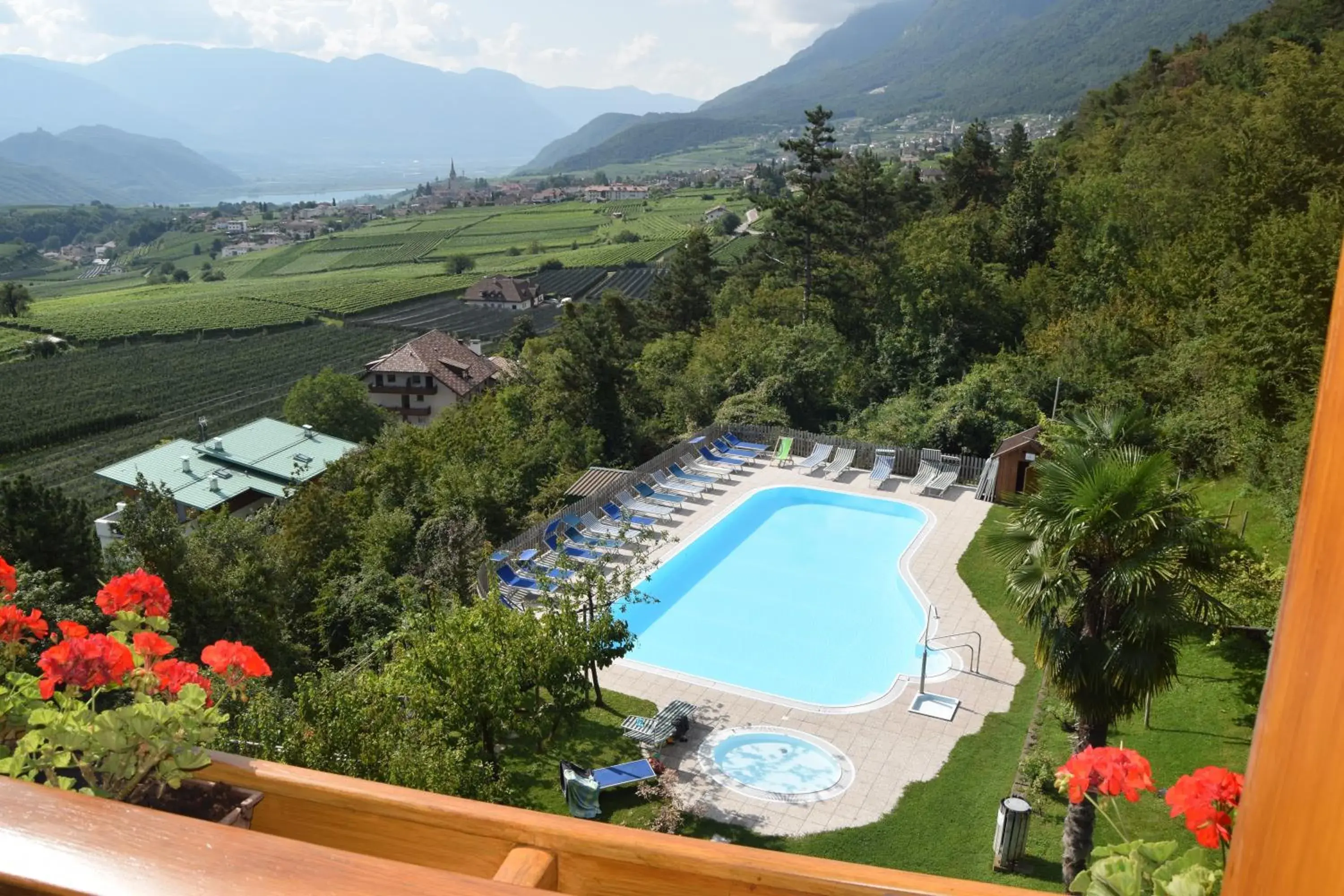 Garden, Pool View in Hotel Tannhof